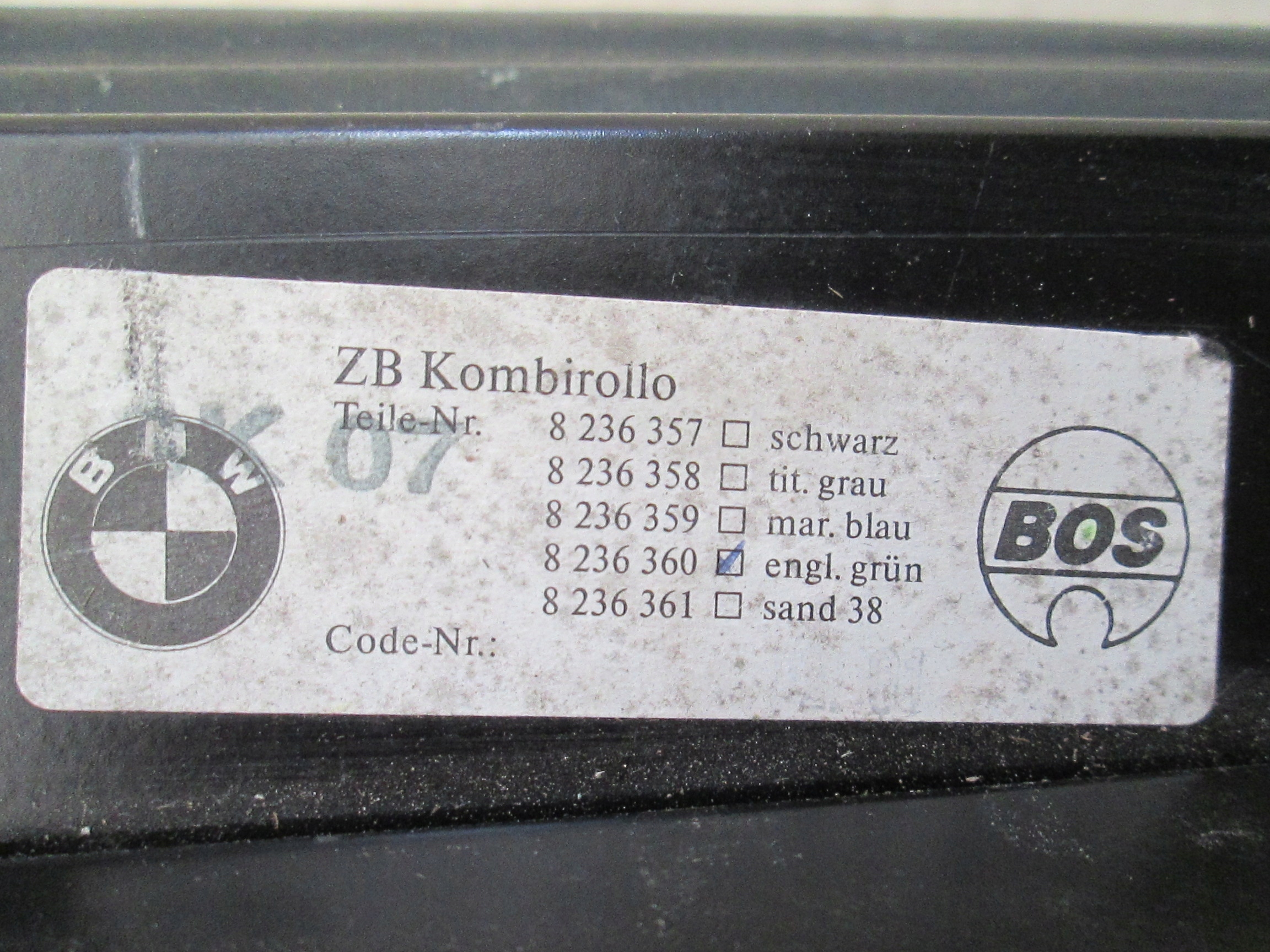 BMW E39 KOMBI blinds boot plato CIEMNA green