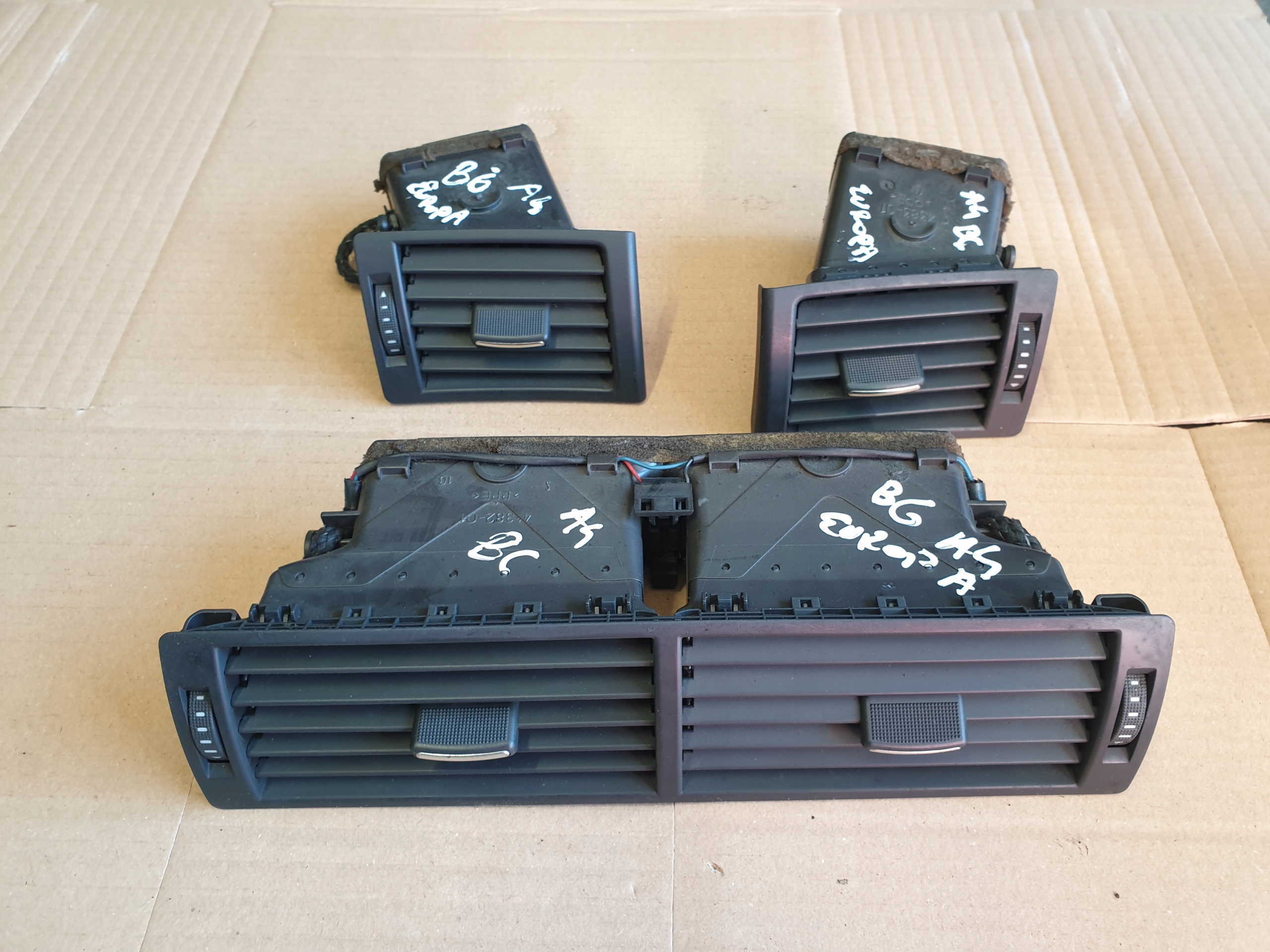 KRATKI WENTYLACYJNE grid AUDI A4 B6 8E0820902F 8E0820901F 8E0820951H