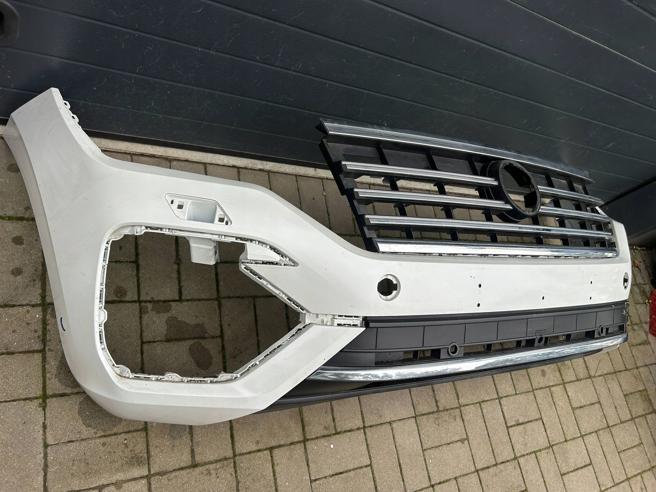 Volkswagen Touareg III 18- bumper front front