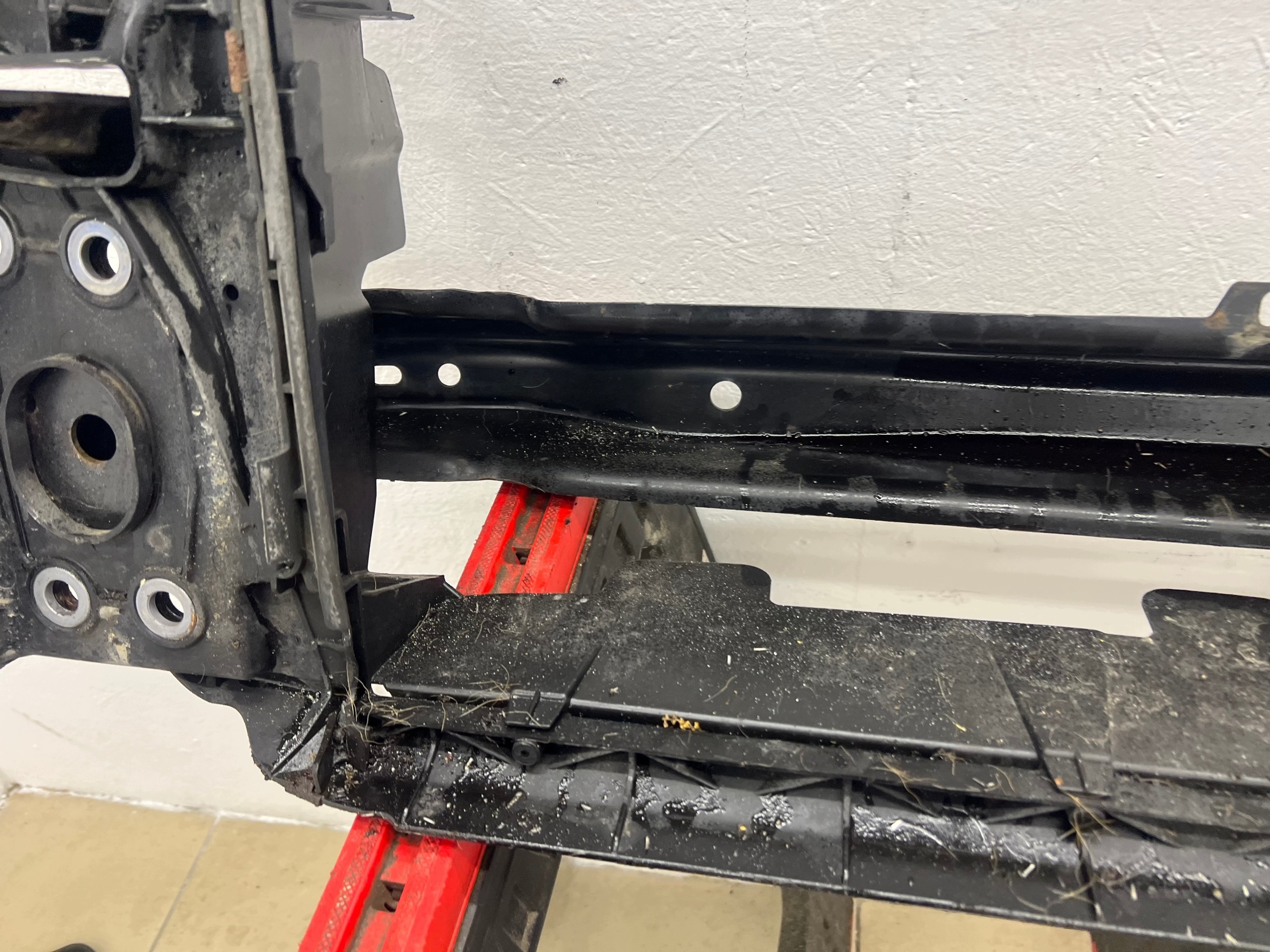 support panel for radiators pillar iron front 7L0907341A VW TOUAREG 7L and LIFT