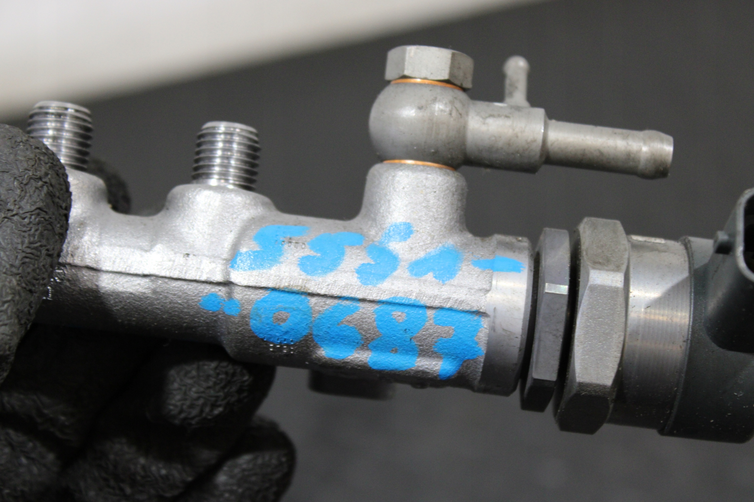 Rampe injection OPEL INSIGNIA B 55510687