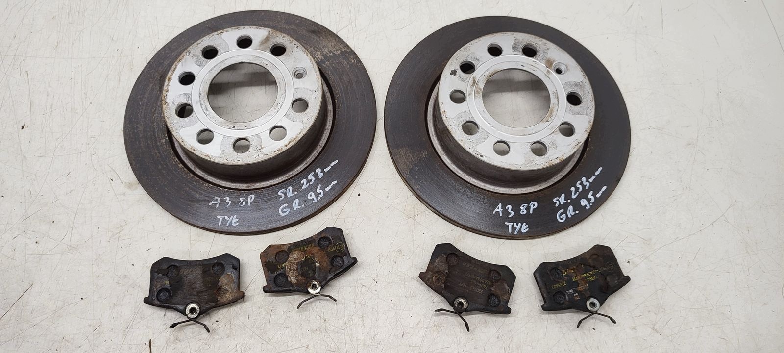kotuče brzdové plotýnky záď Audi A3 8P 1,6 MPI