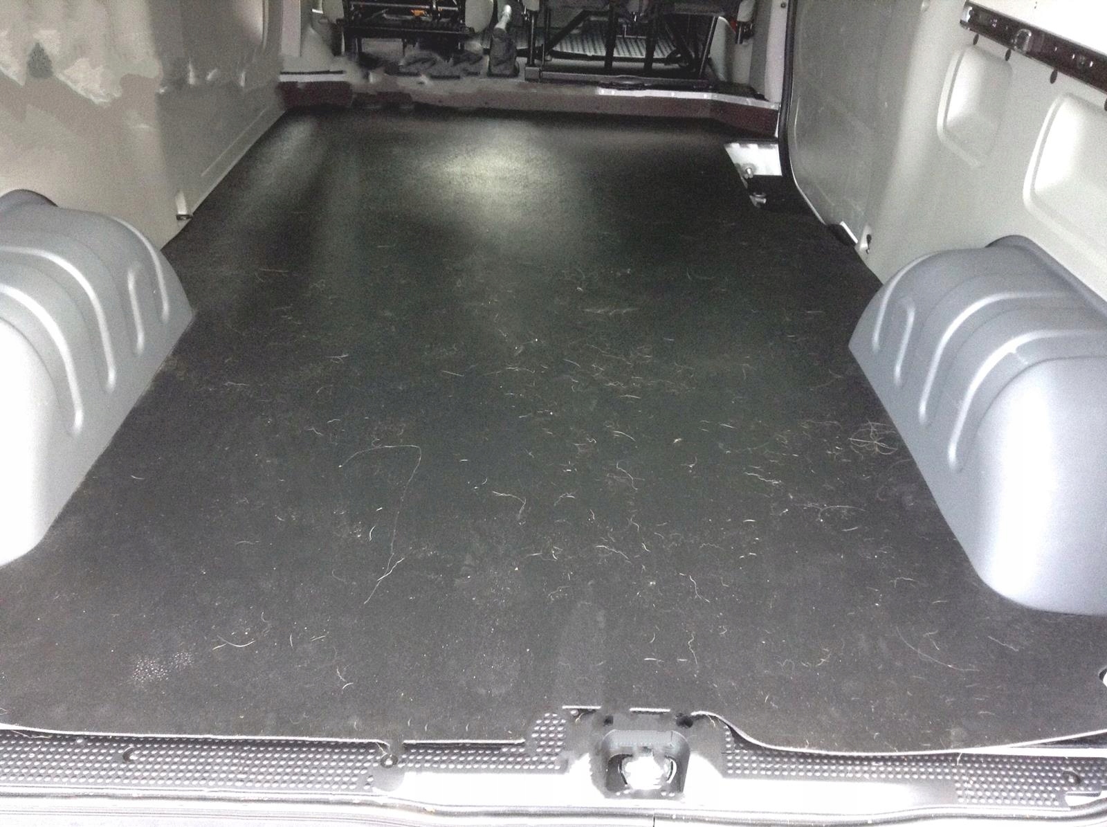 Mata bagażnika CARGO (tył, plastik, 1 szt., czarny, krótki wersja 3 Kolor czarny