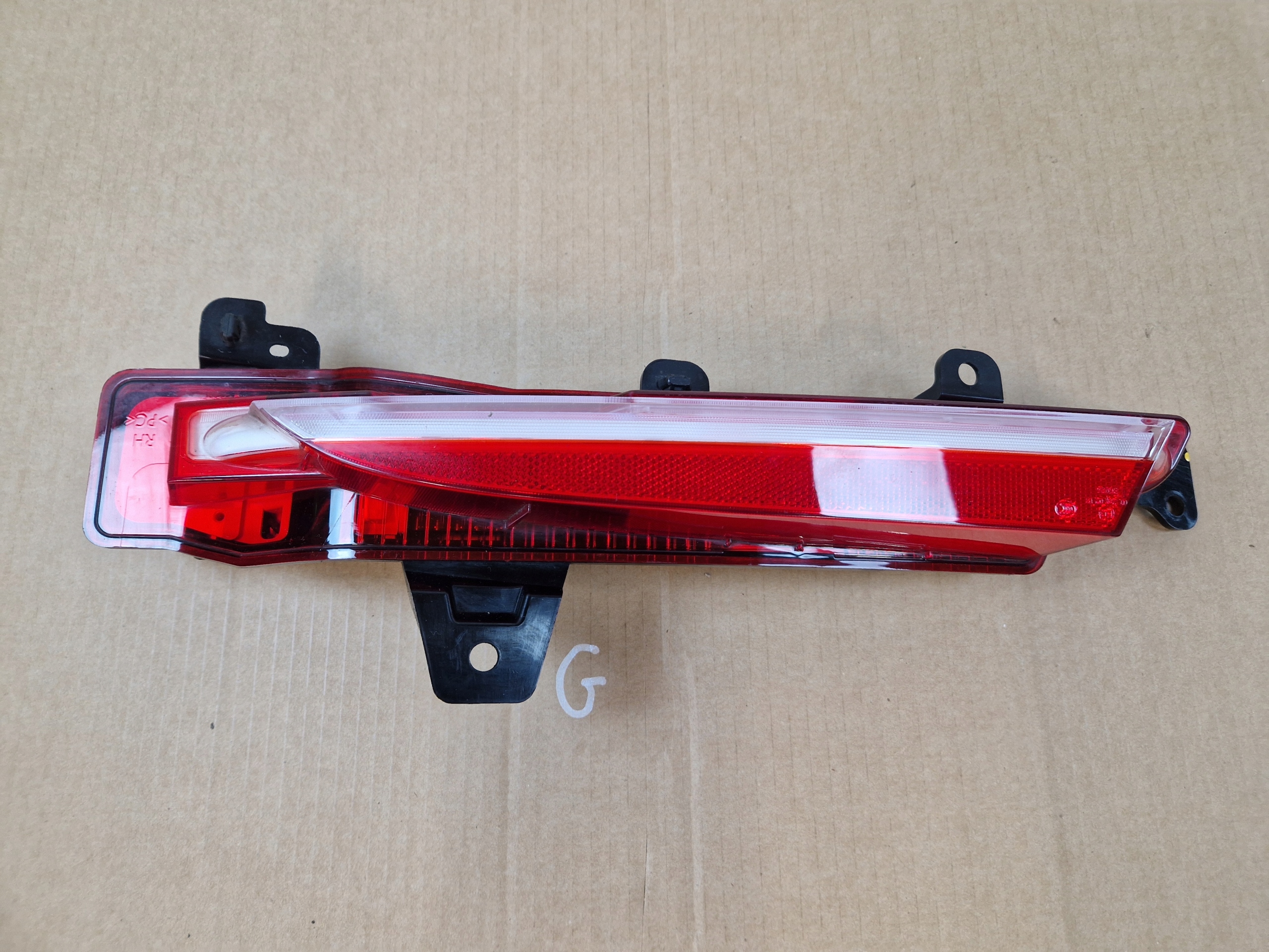 Hyundai Genesis GV70 фонарь правый задний