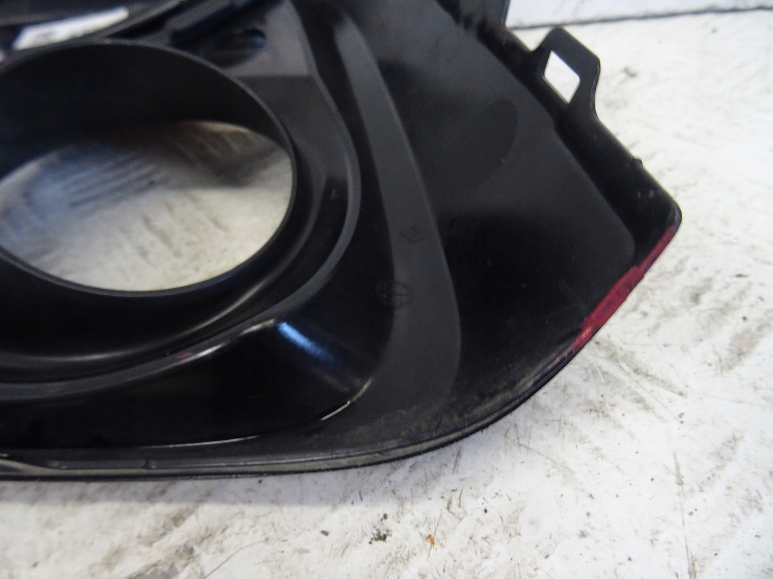 grid of a bumper front front right HONDA CIVIC X 71103-TGG
