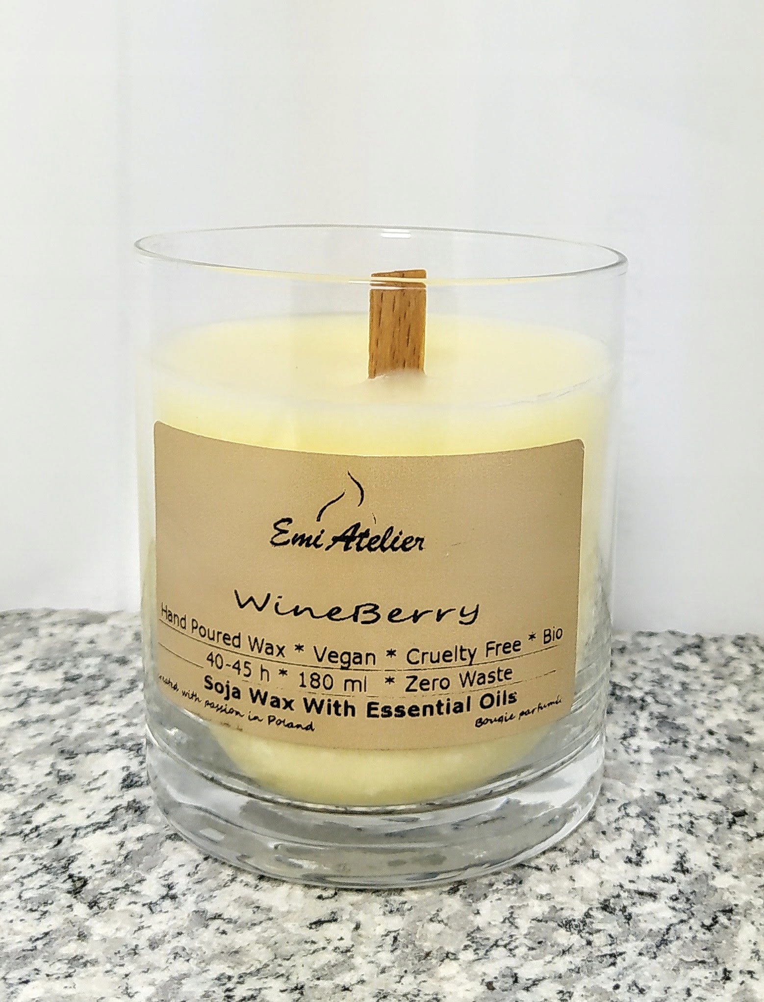 WineBerry- świeca sojowa zapachowa Kod produktu świeca zapachowa sojowa 180 ml
