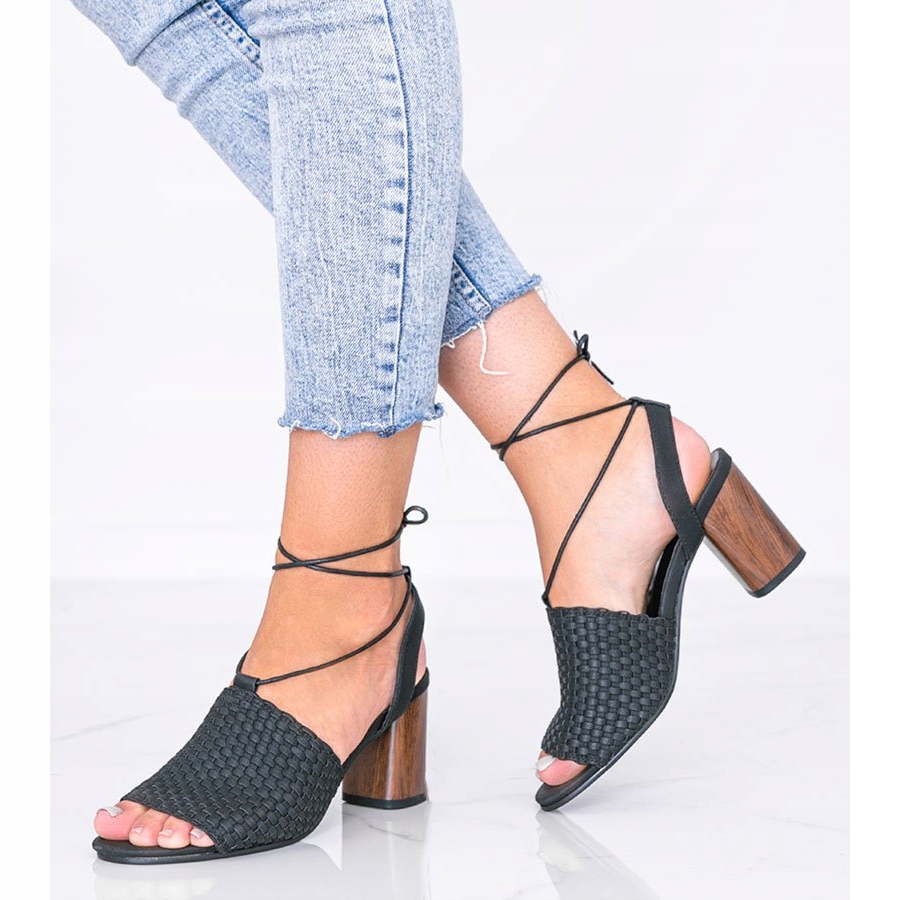 

Czarne Skóra ekologiczna Buty Sandały r.37