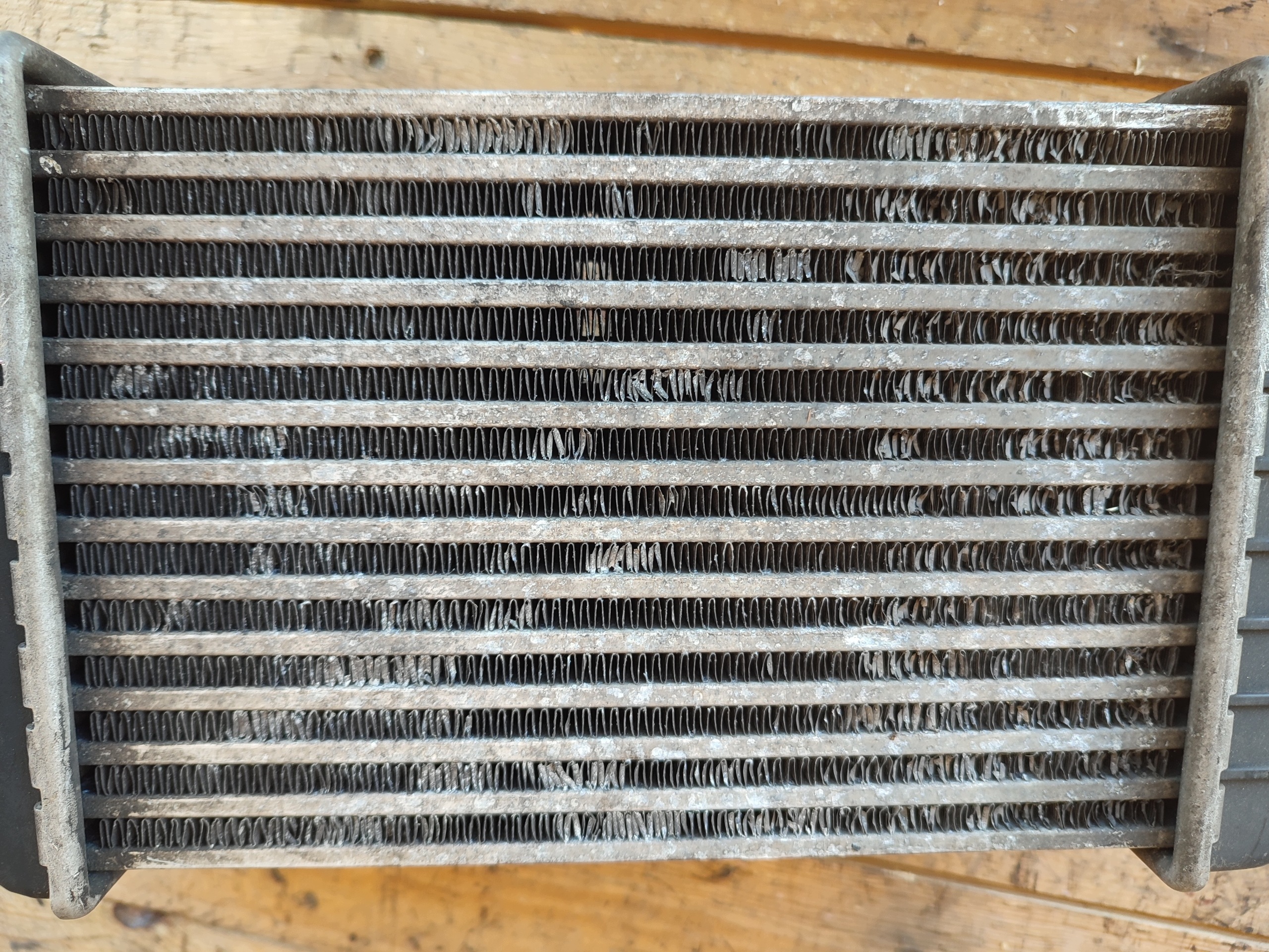 OPEL ASTRA H 1.7DTH 04-07 Kühler luft INTERCOOLER 13213402 WTP8630