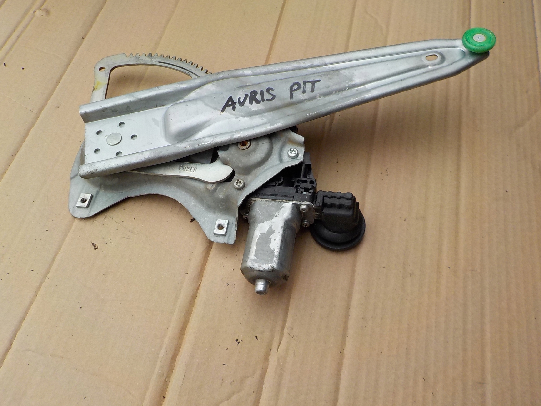 window regulator right rear part toyota auris and 2008r