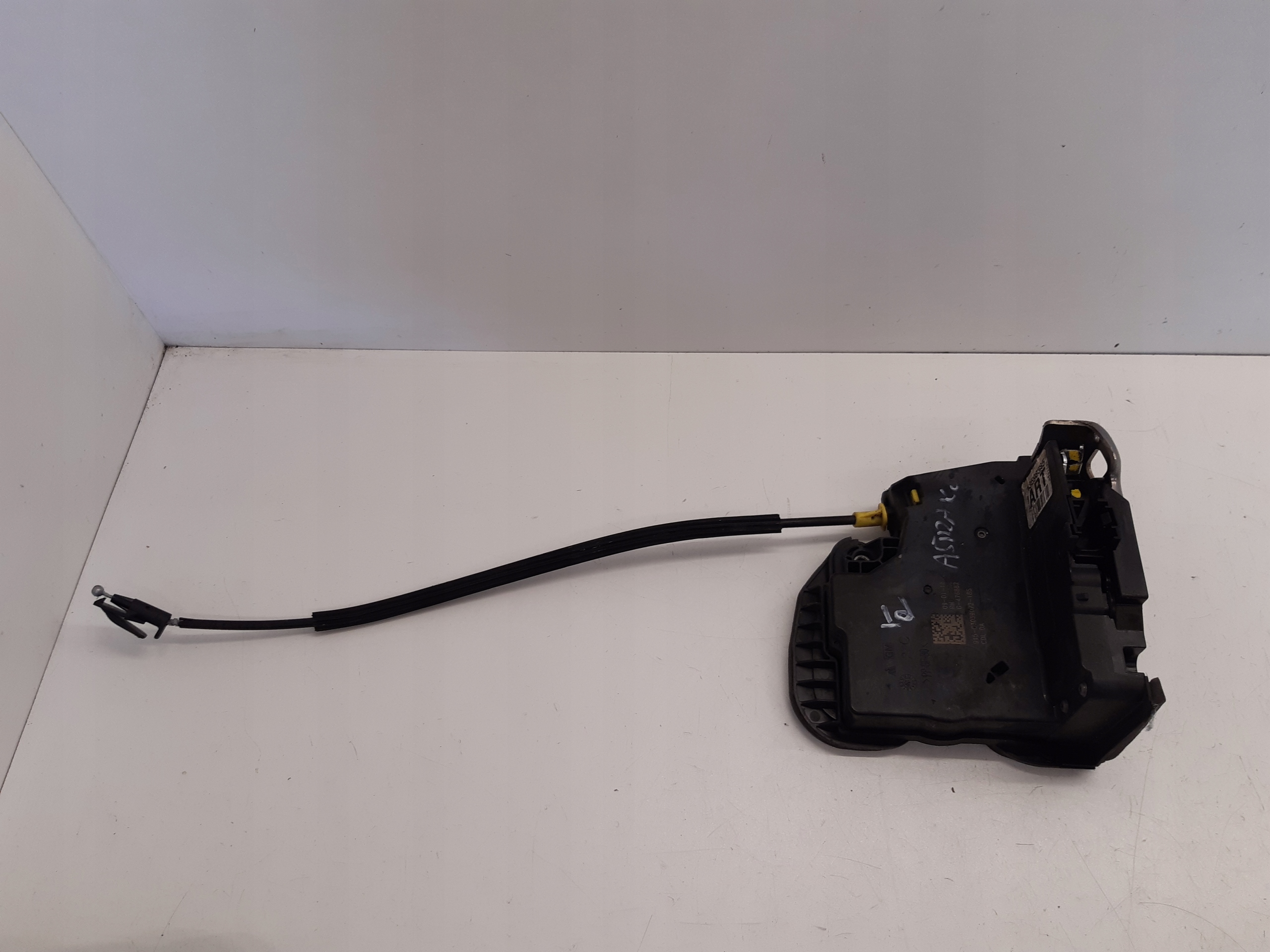 lock right rear part 13598385 Opel Astra J