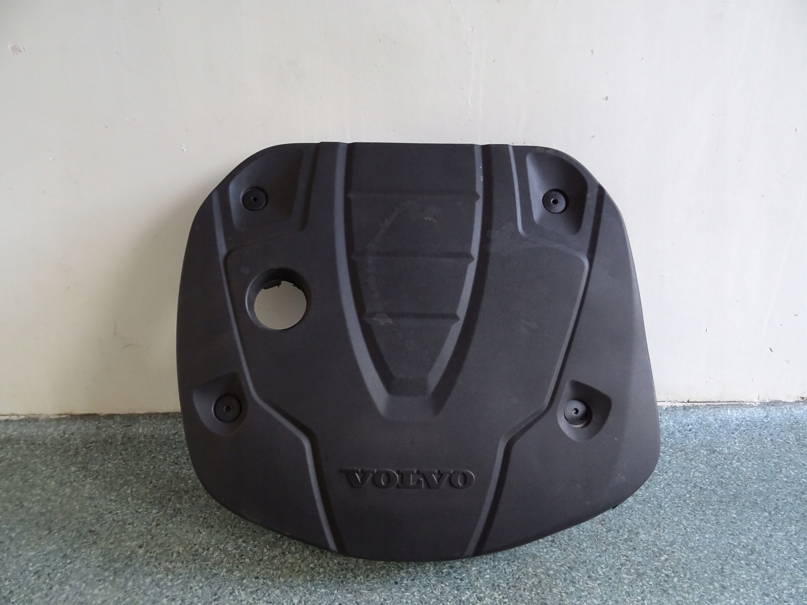 P31686823 - VOLVO S60 V60 III 18-капот двигуна 31686823