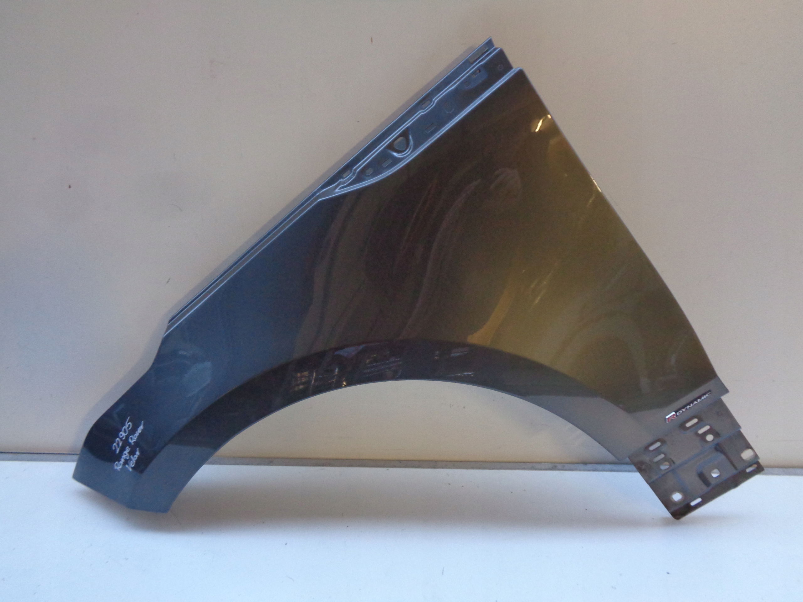 BŁOTNIK LEWY PRZEDNI RANGE ROVER VELAR 18- 22905