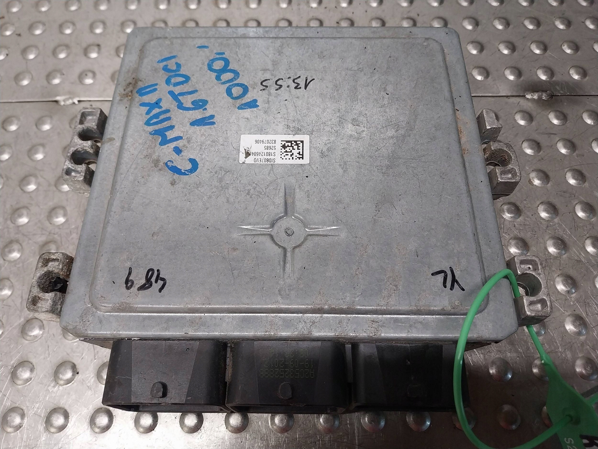 computer control unit of the engine AV61-12A650-YK FORD FOCUS MK3 C MAX MK2 1.6 TDCI