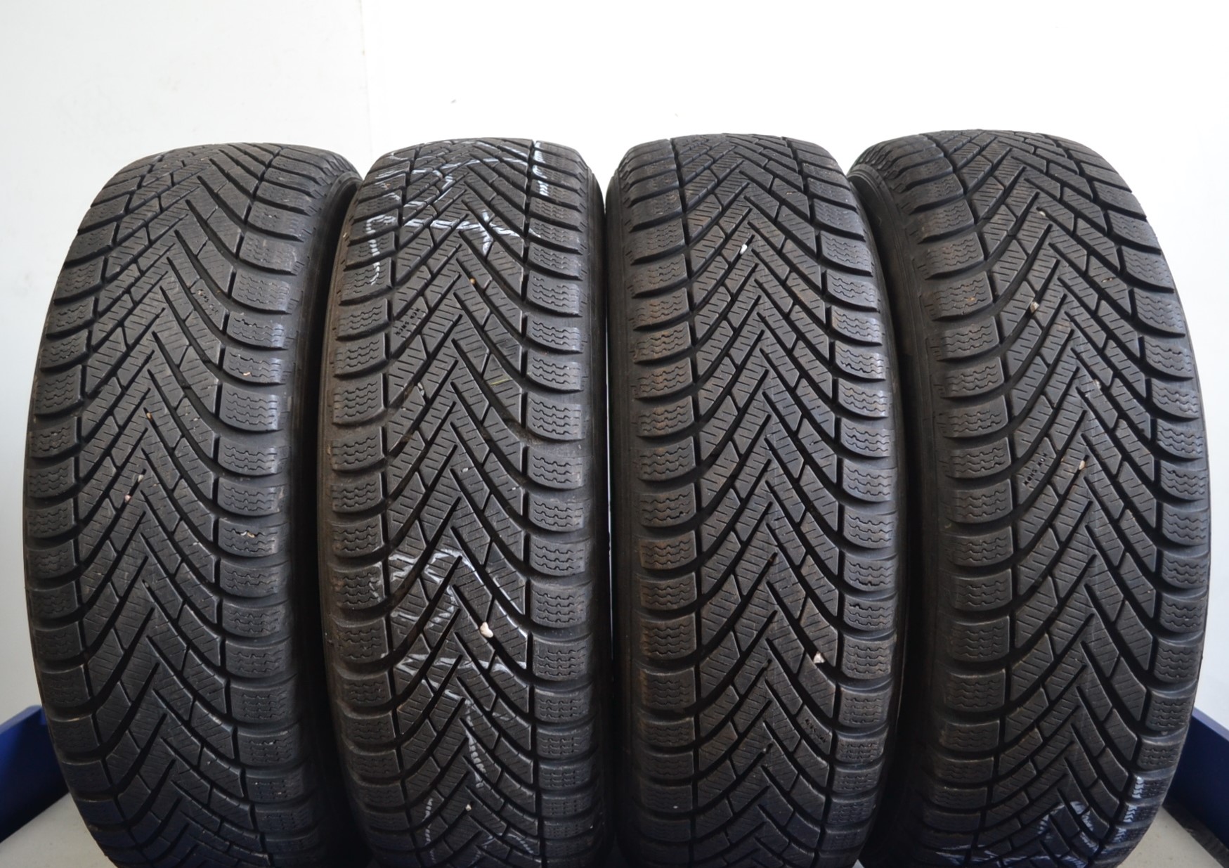 185/65R15 88T PIRELLI CINTURATO WINTER x4szt 7929z