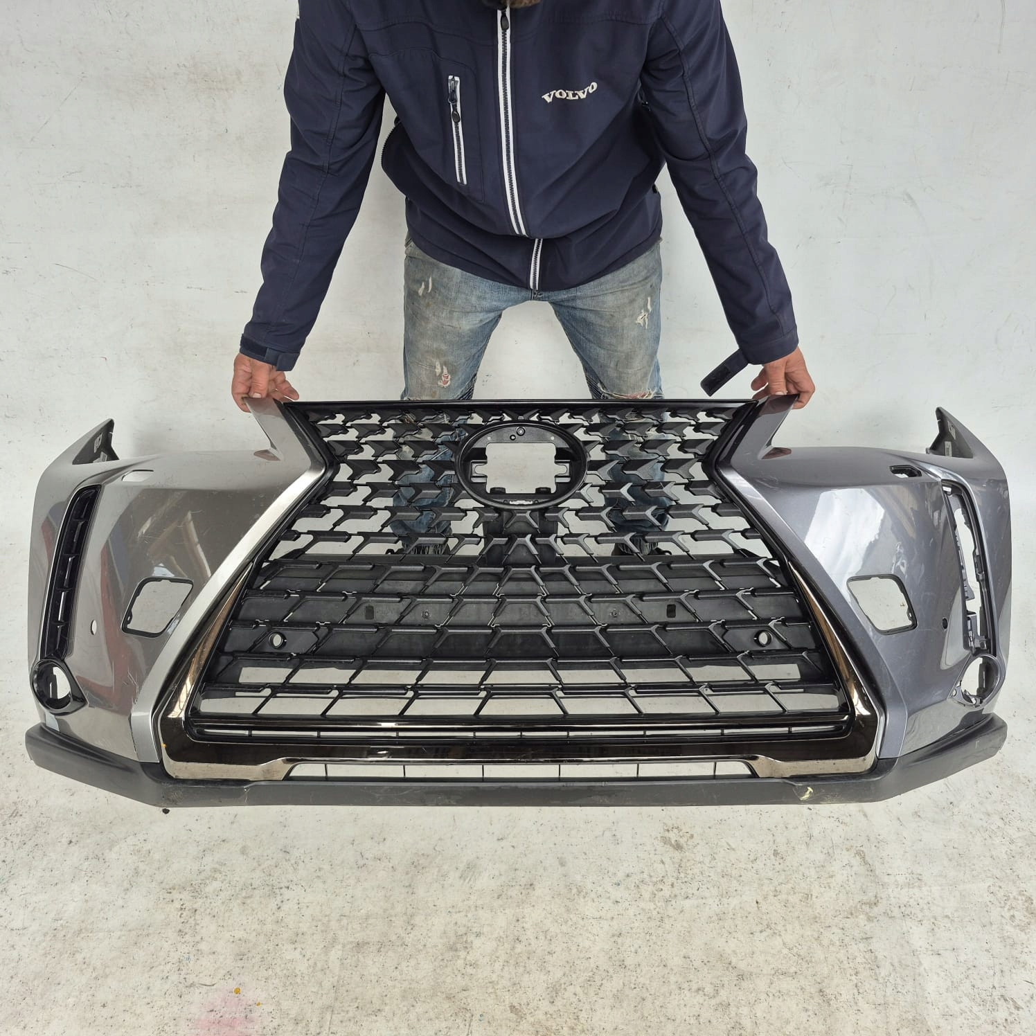 LEXUS UX 18-> bumper front front washer PDC