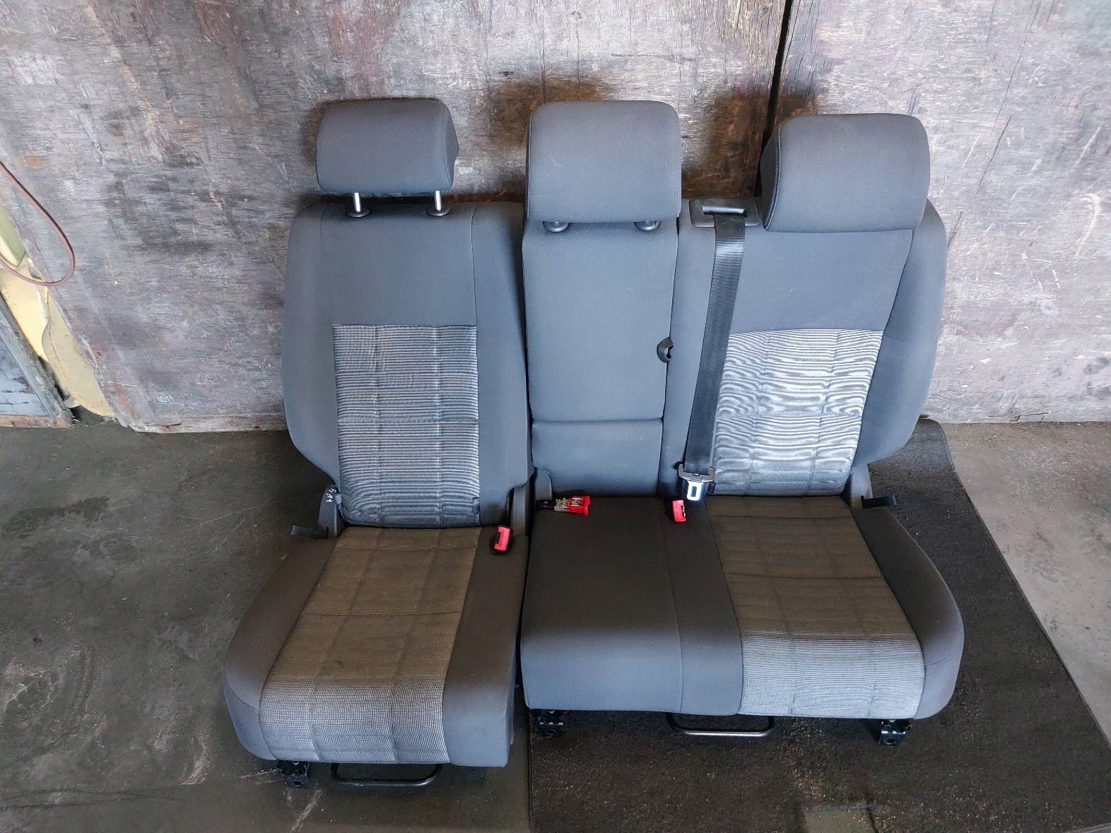 seats KOMPLET left right seat rear part + side VOLKSWAGEN GOLF V plus