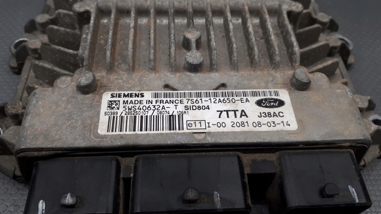 control unit of the engine FORD FIESTA 7S61-12A650-EA
