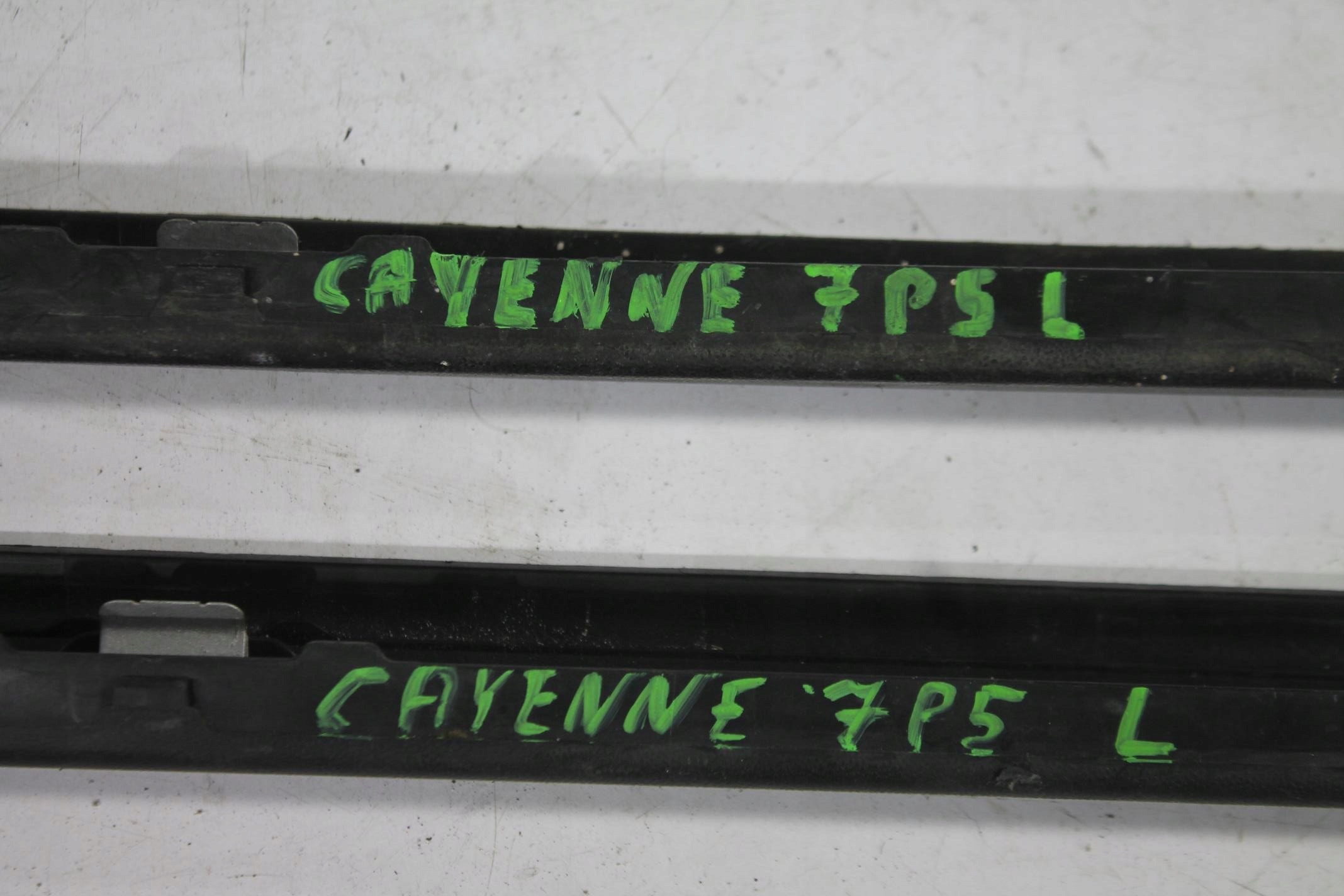 moulding threshold right PORSCHE CAYENNE 7P 10-17