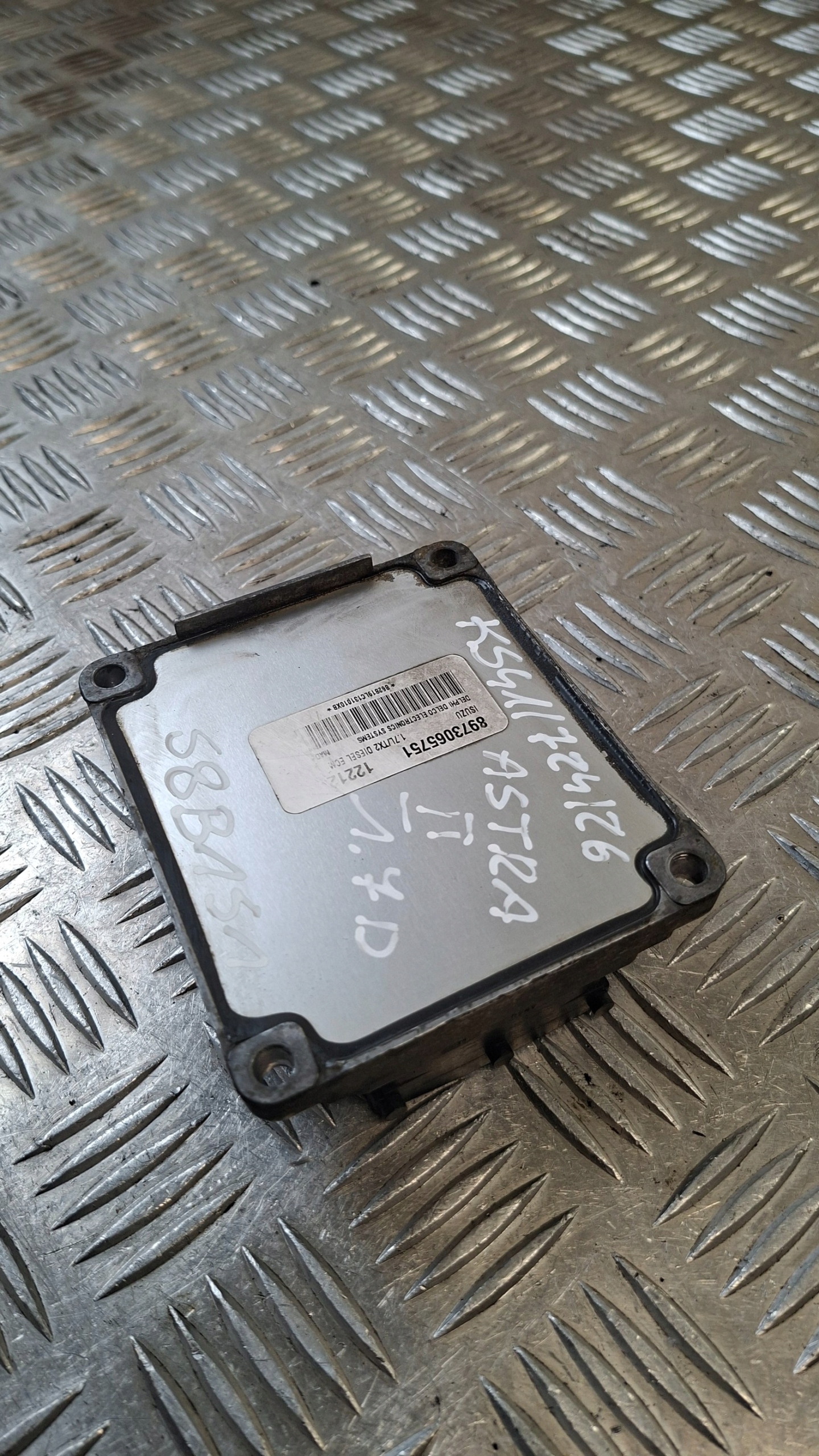 control unit of the engine OPEL ASTRA II 1.7DTI