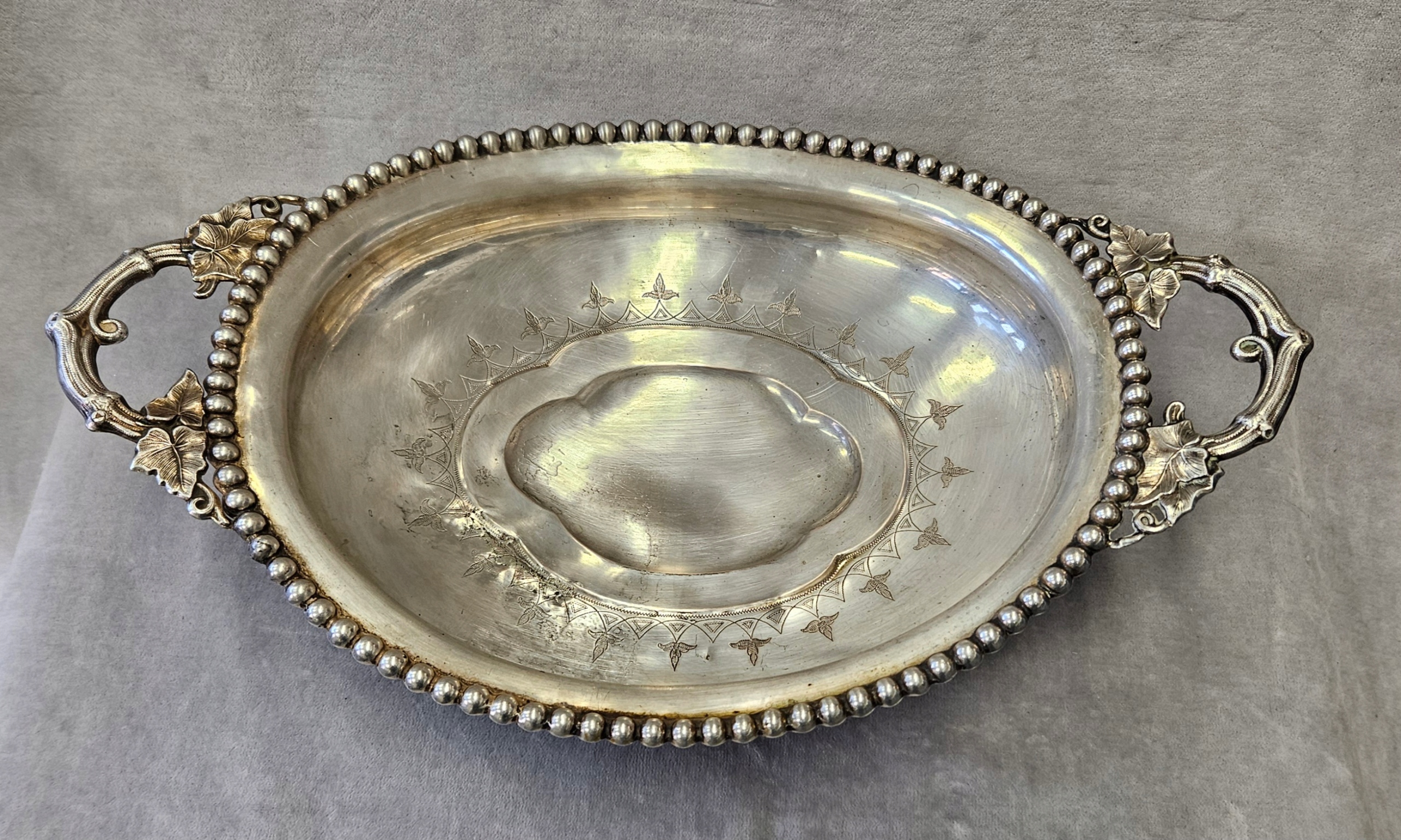 Patera srebrna XIX w. 350 g. pr. 750