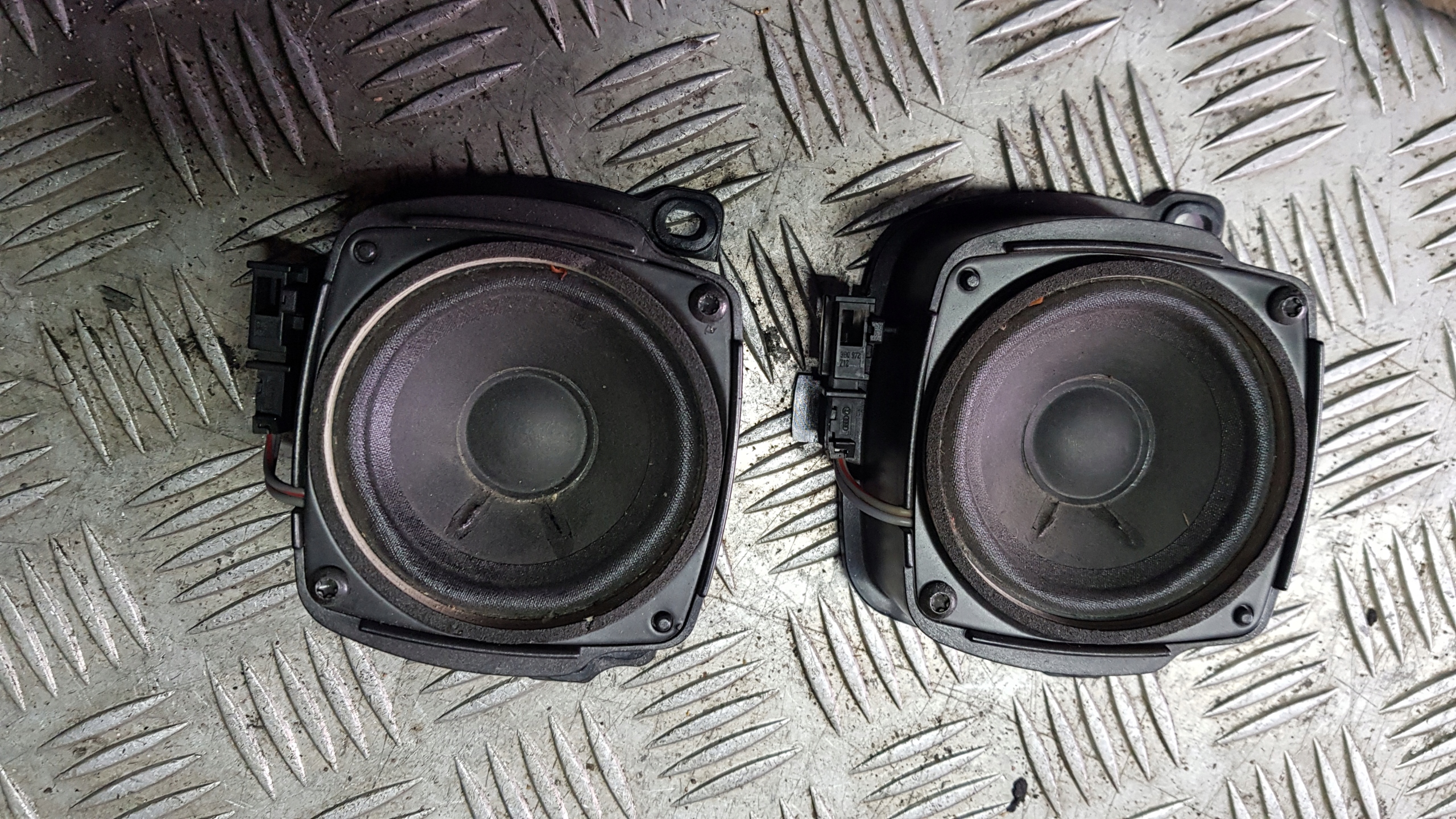 AUDI A8 D3 Lautsprecher hinten POLKI