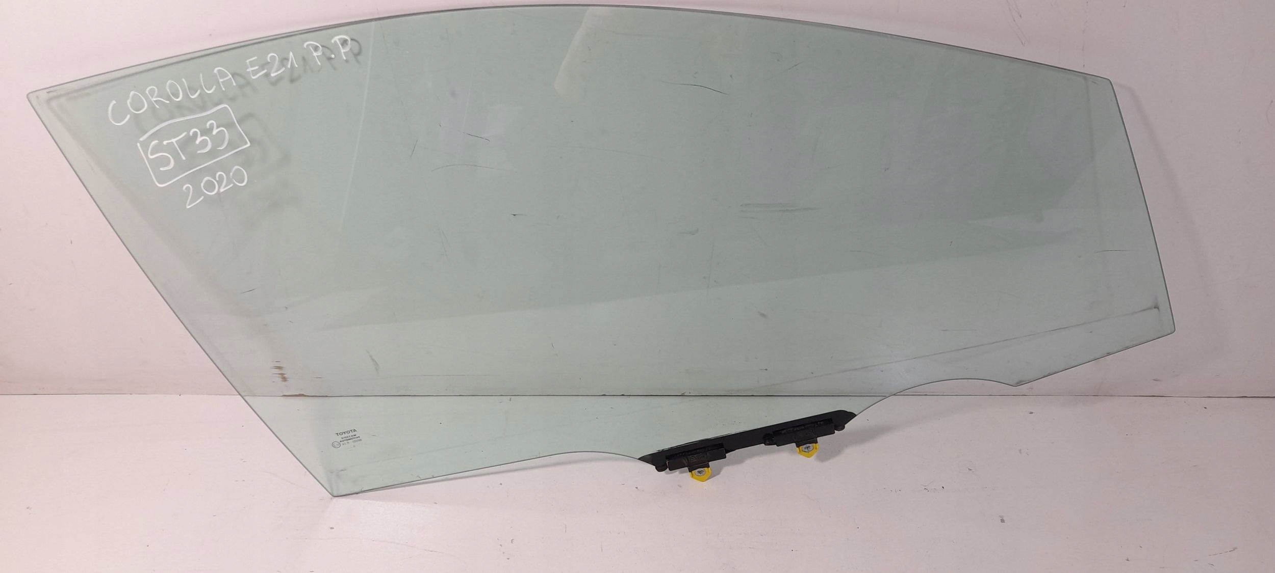 Toyota Corolla E21 2020 window door przednich prawych (ST33)