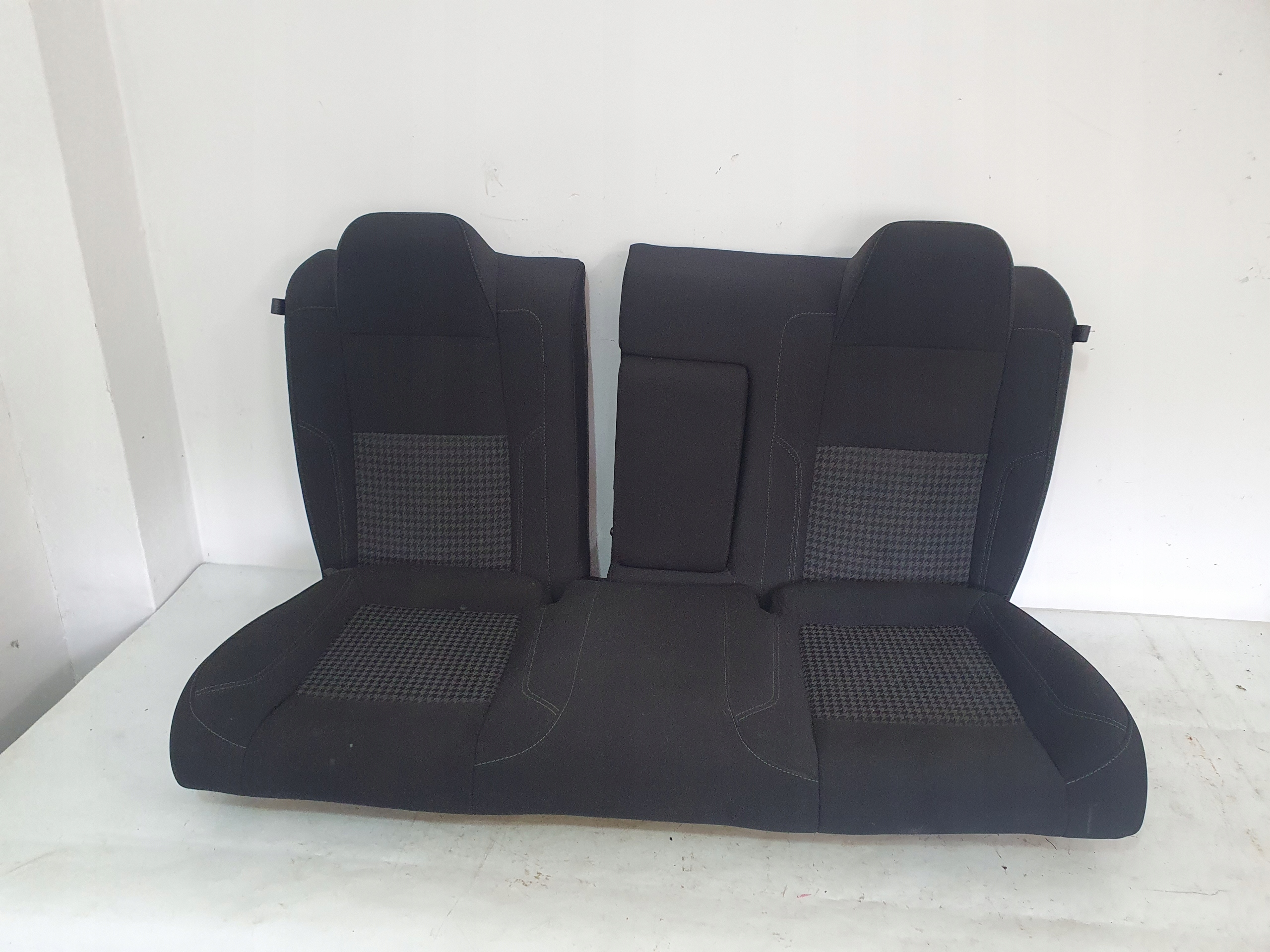 DODGE CHALLENGER 15- Sitz heck hinten SIEDZISKO OPARCIE