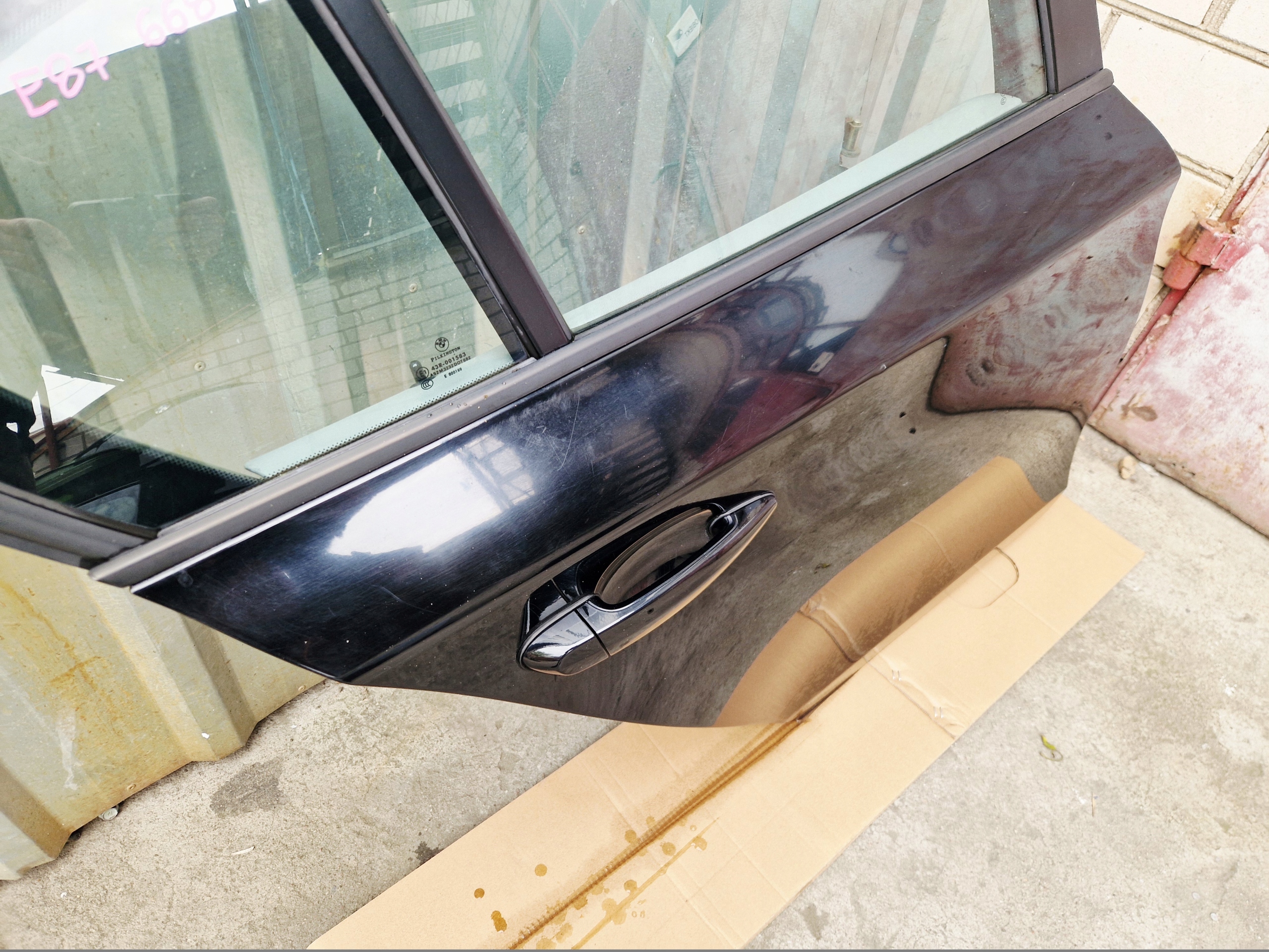 BMW E87 door right rear part rear. complete black, colour 668