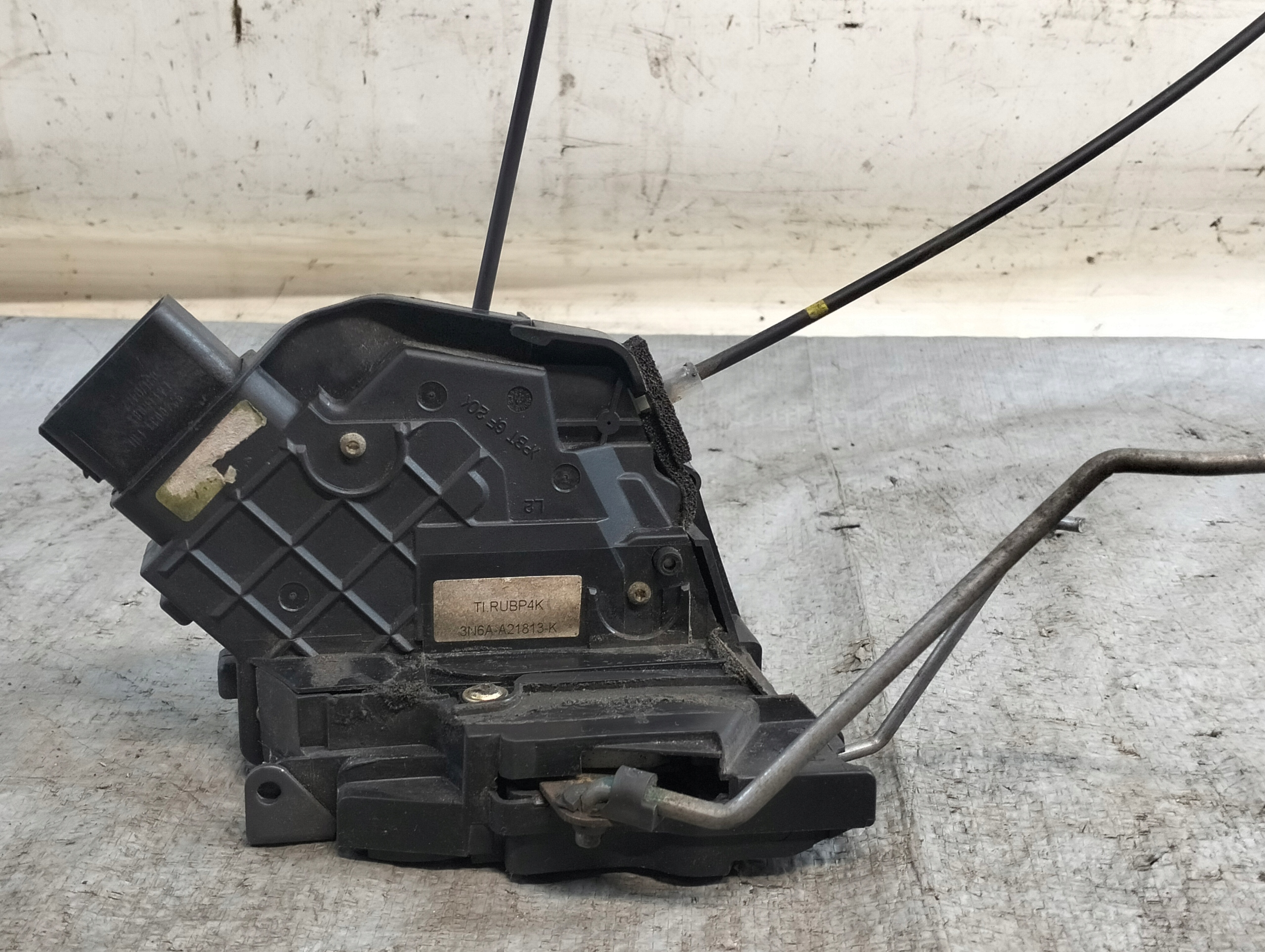 lock door front left MAZDA 3 and BK 05r 3N6AA21813K
