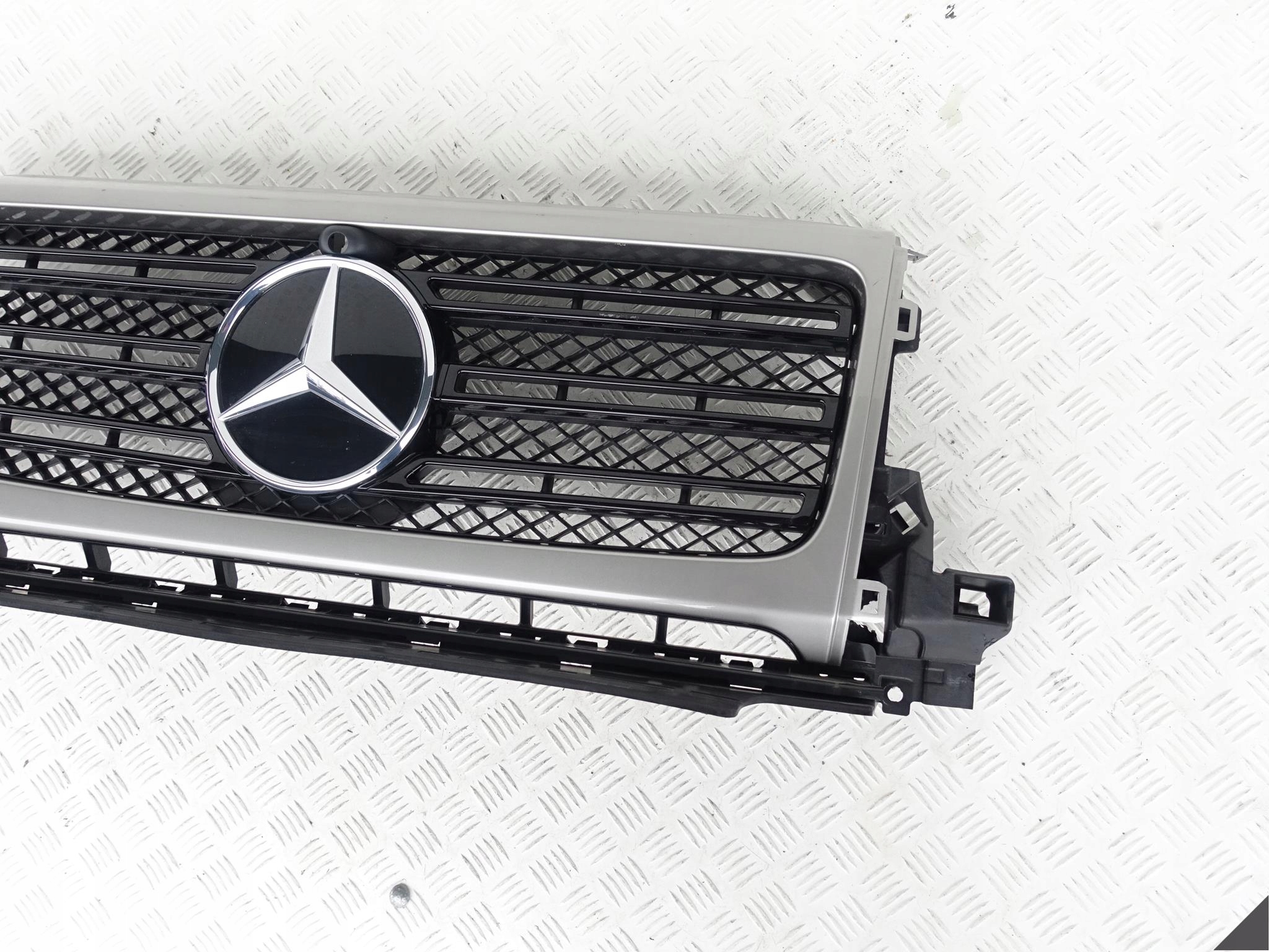 MERCEDES G-KLASA W463 18- grill grille front