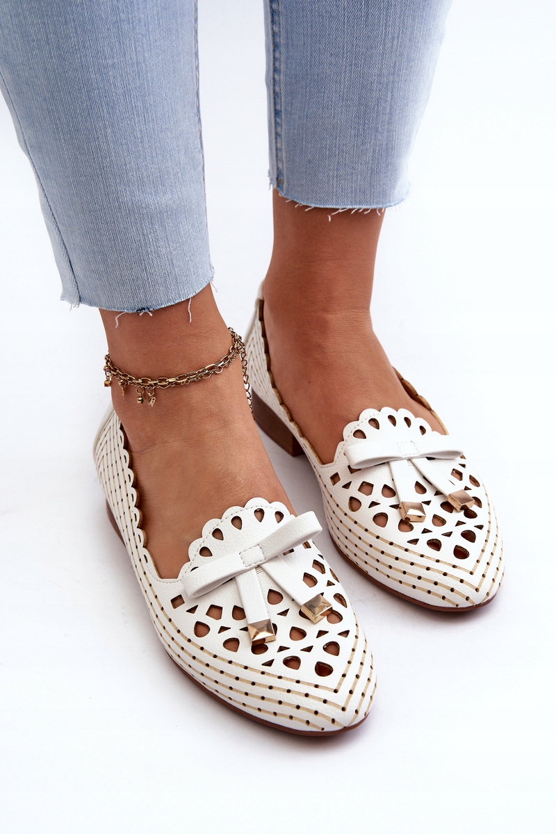 BALERINY DAMSKIE AŻUROWE NA PŁASKIM OBCASIE Z KOKARDKĄ BIAŁE 38 Kolor podeszwy brązowy