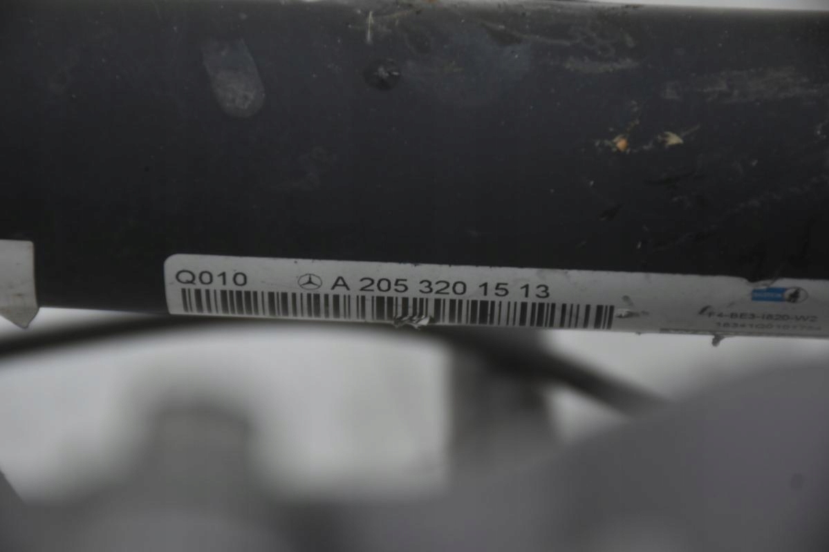 swing left * front MERCEDES C W205 A0004213520