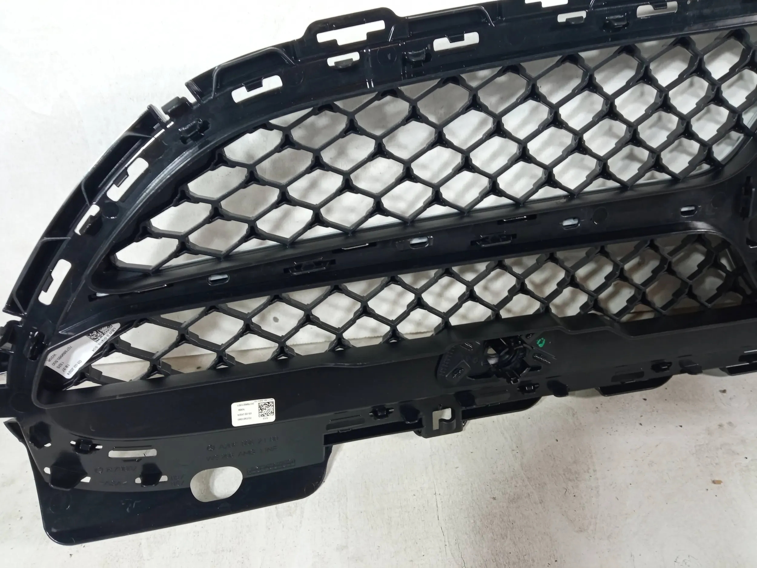 Mercedes-Benz C-Klasse W206 Kühlergrill FRONTGRILL Kühlergitter A2068882100 - Thumbnail 6