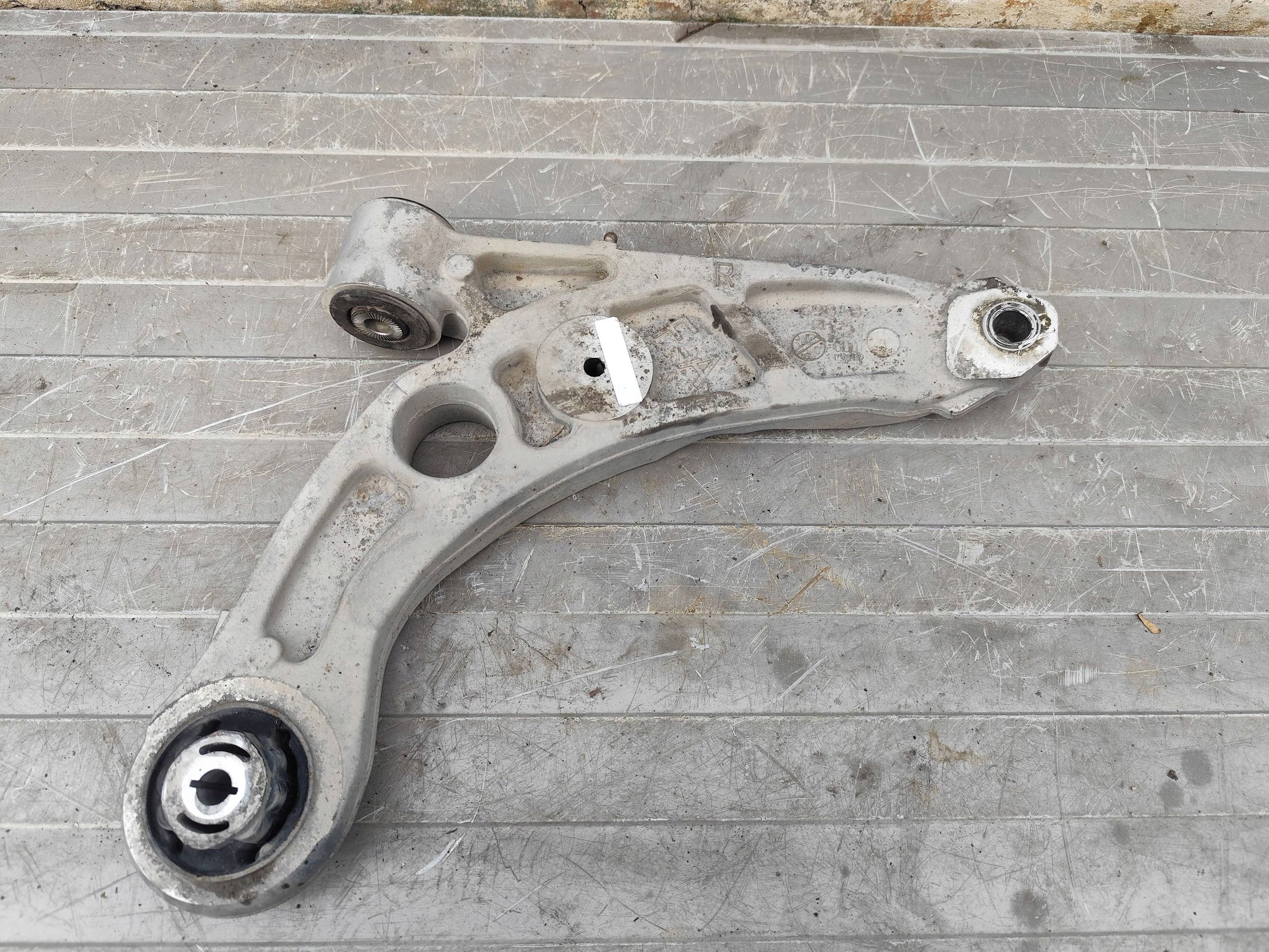 JEEP CHEROKEE KL LIFT 2.2D arm front right