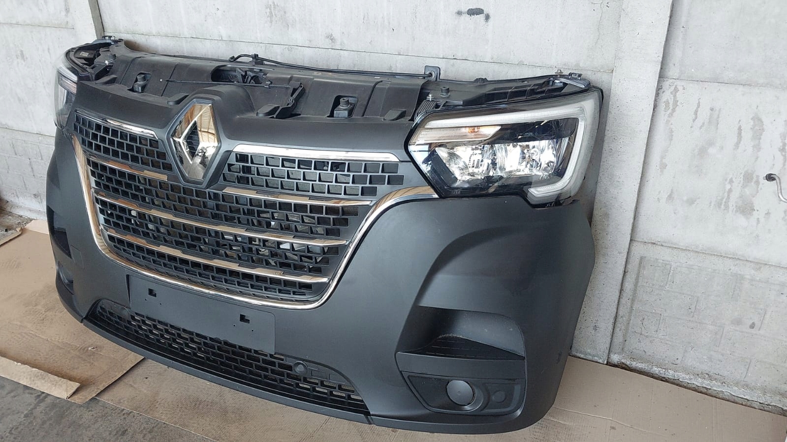 PRZÓD KOMPLETNY MASKA ZDERZAK BŁOTNIK RENAULT MASTER IV LED Wersja Europejska