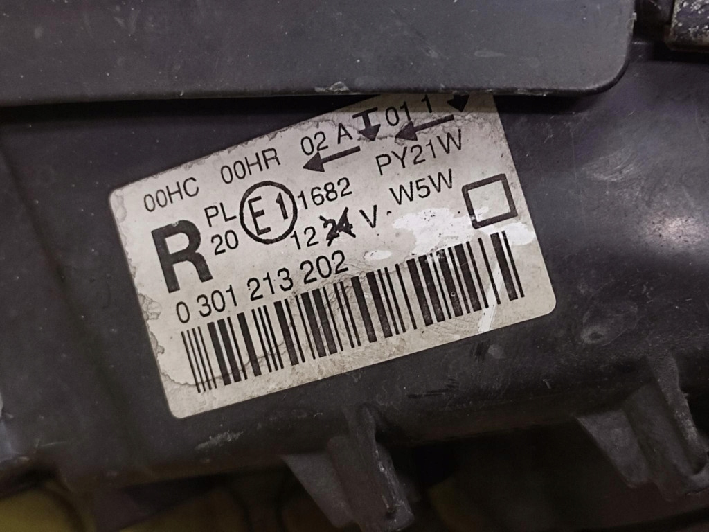 PEUGEOT 407 REFLEKTOR light right front 0301213202