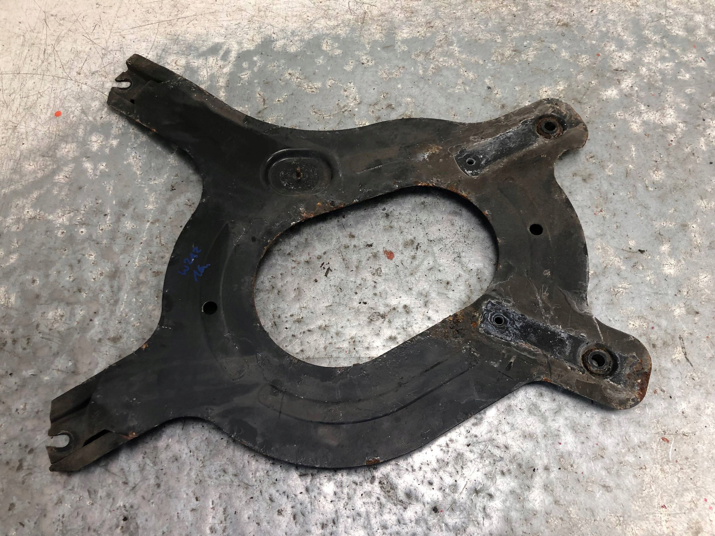 Blende Abdeckung Behälter MERCEDES W212 A2125241940