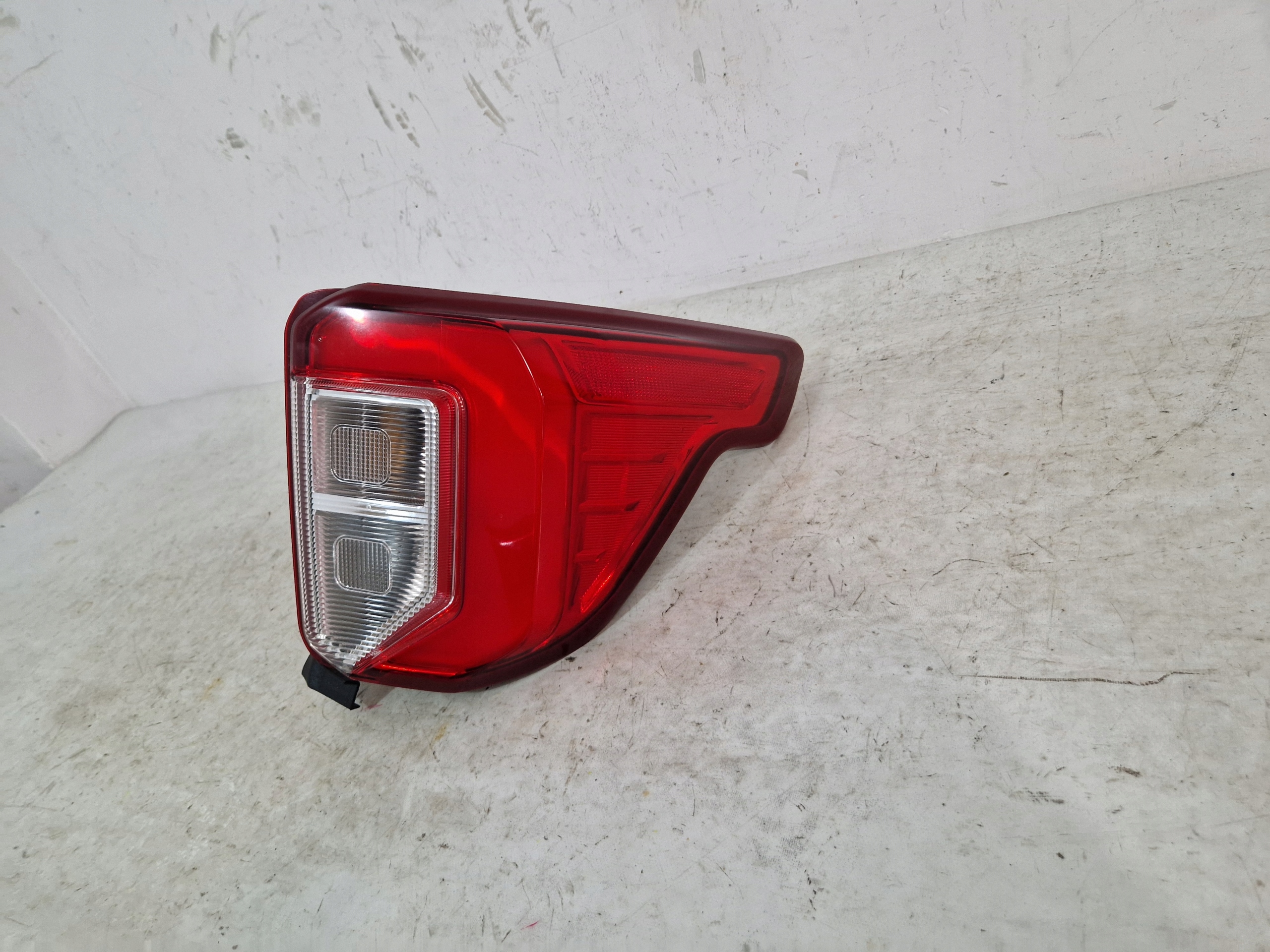 FORD EXPLORER VI 2020 - light rear part rear right