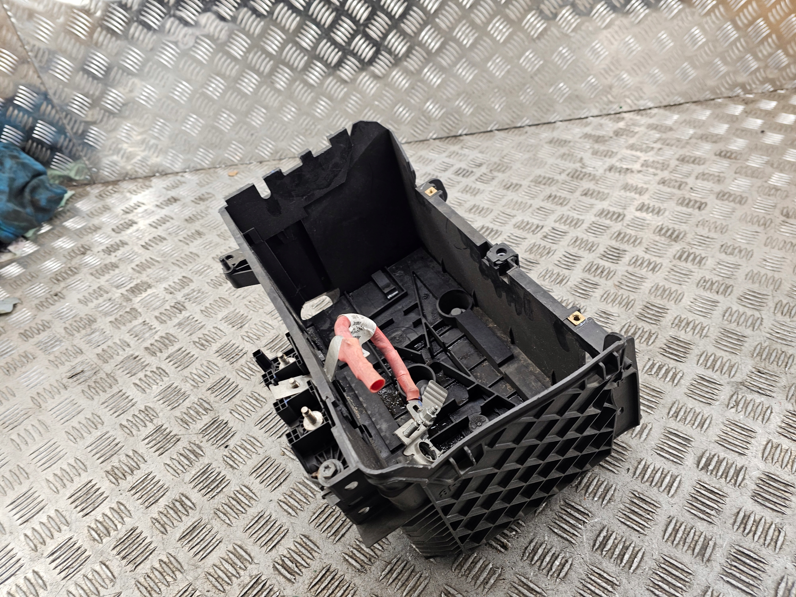 držiak / Obal akumulátora for Renault Trafic OEM: 244310005R