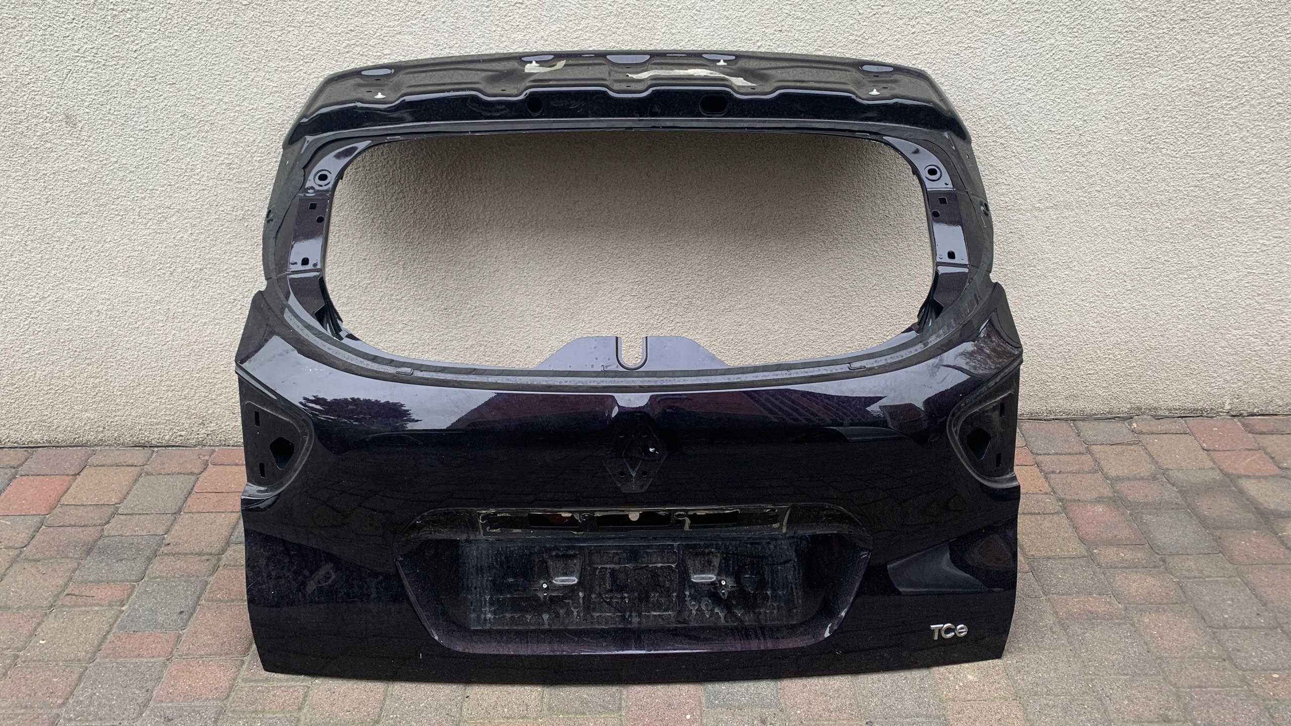 RENAULT CAPTUR KLAPA BAGAŻNIKA TYŁ W KOLOR