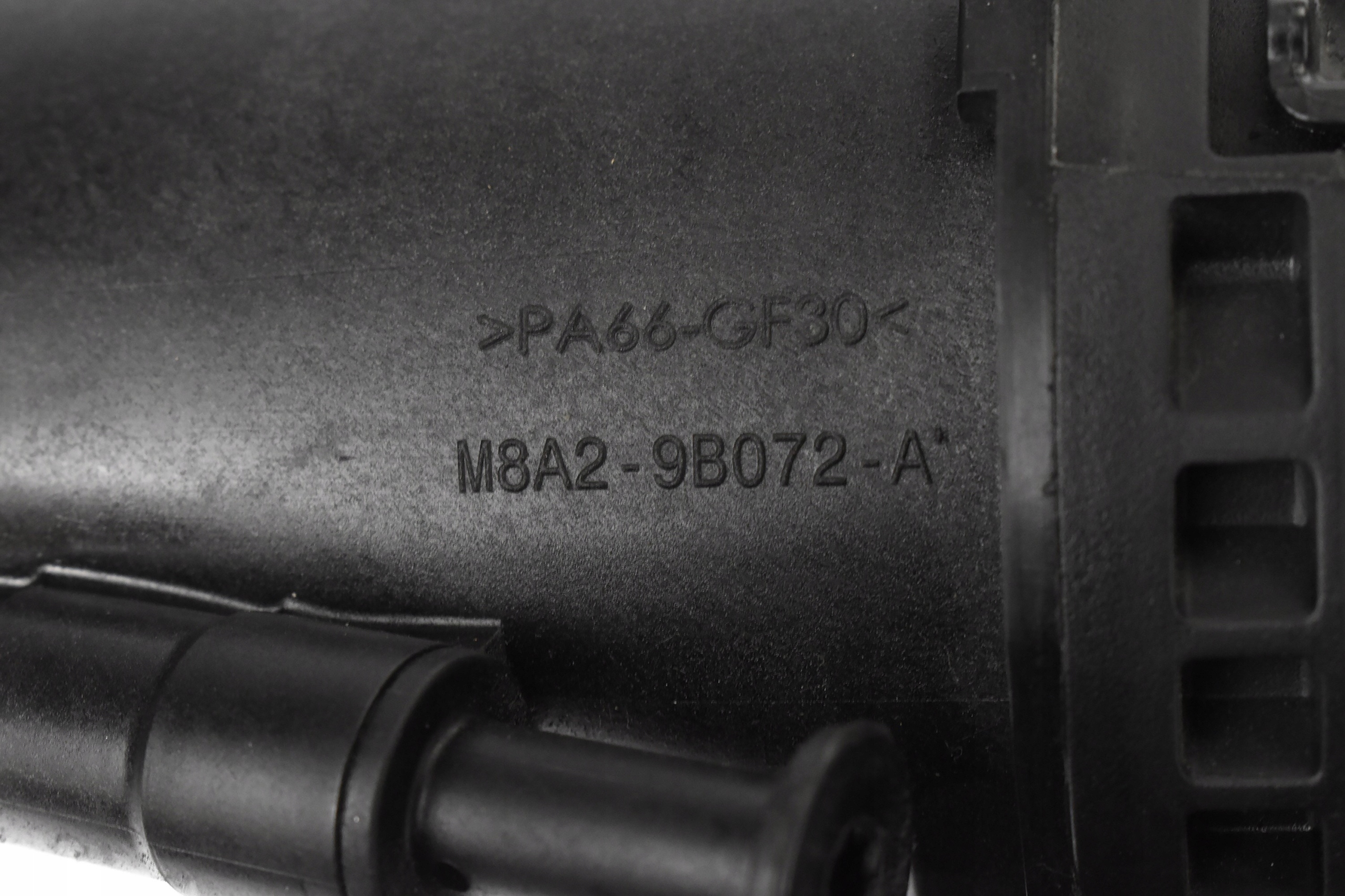 Корпус топливного фильтра M8A2-9B072-AC Range Rover Velar L560 jaguar