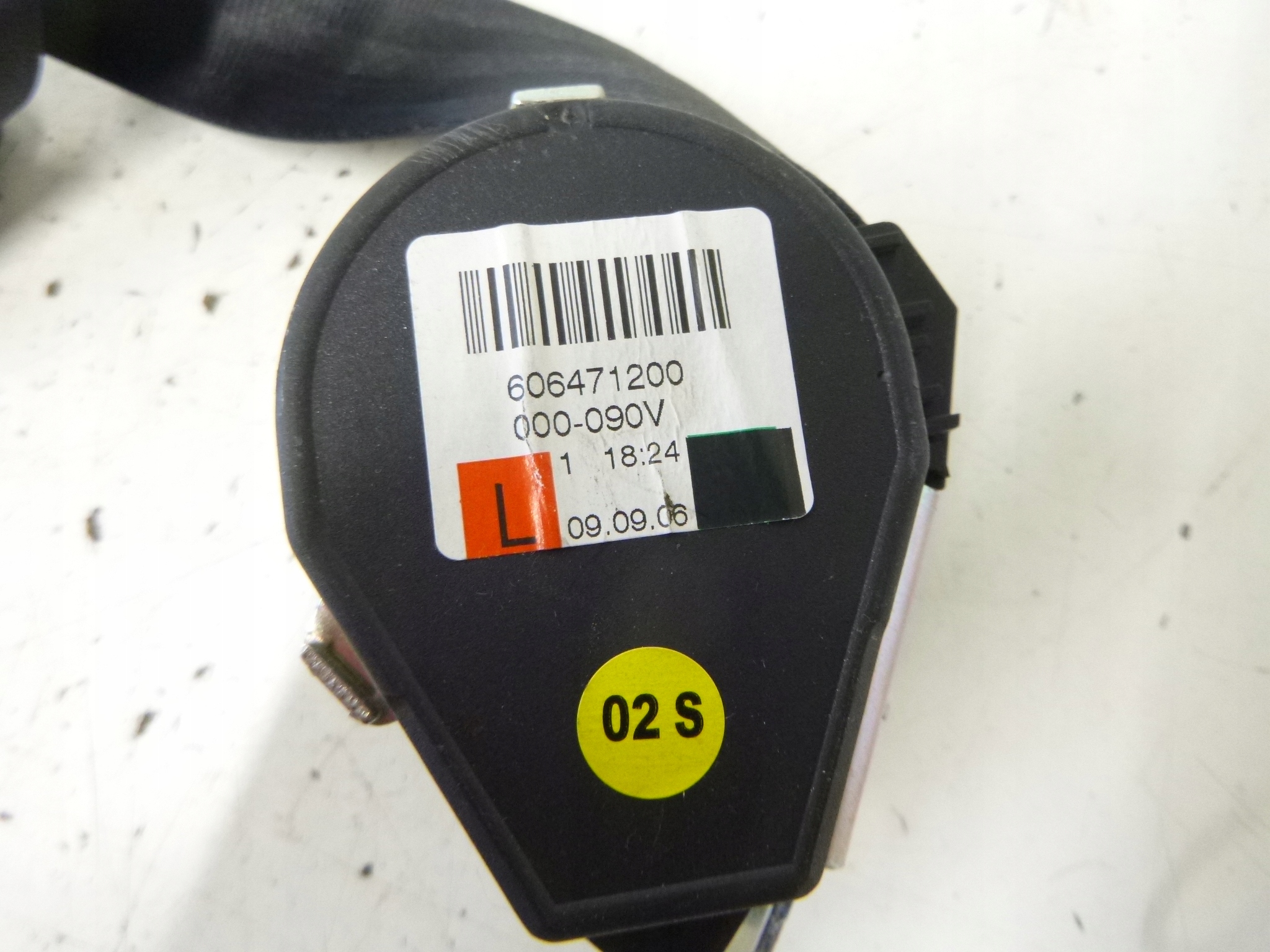 GURTEN SICHERHEITS LINKS TYLNI VW GOLF V 3D 2006R. 606471200