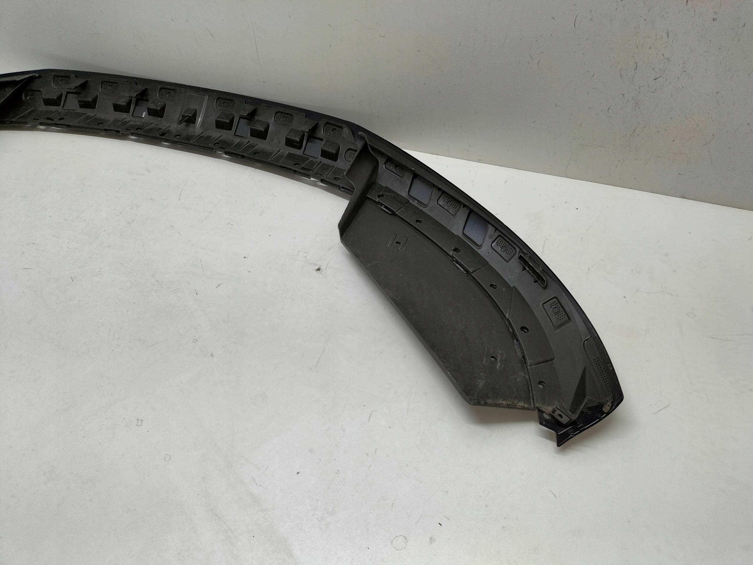 cap moulding visor of a bumper front CITROEN DS7 18