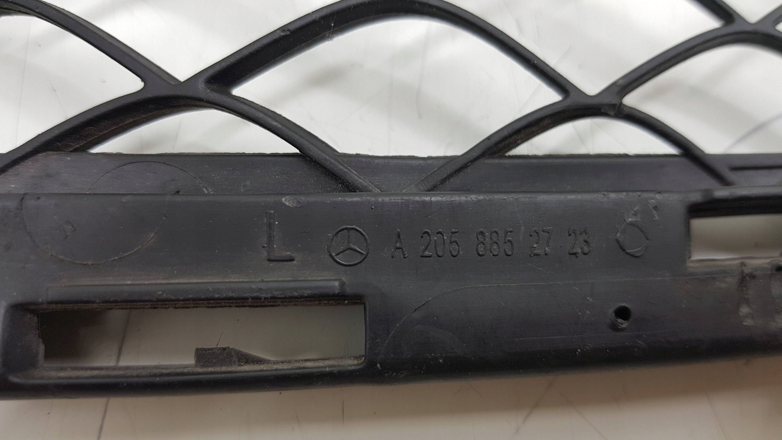 MERCEDES C KLASA W205 AMG 2014 - grid left bumper front A2058852723