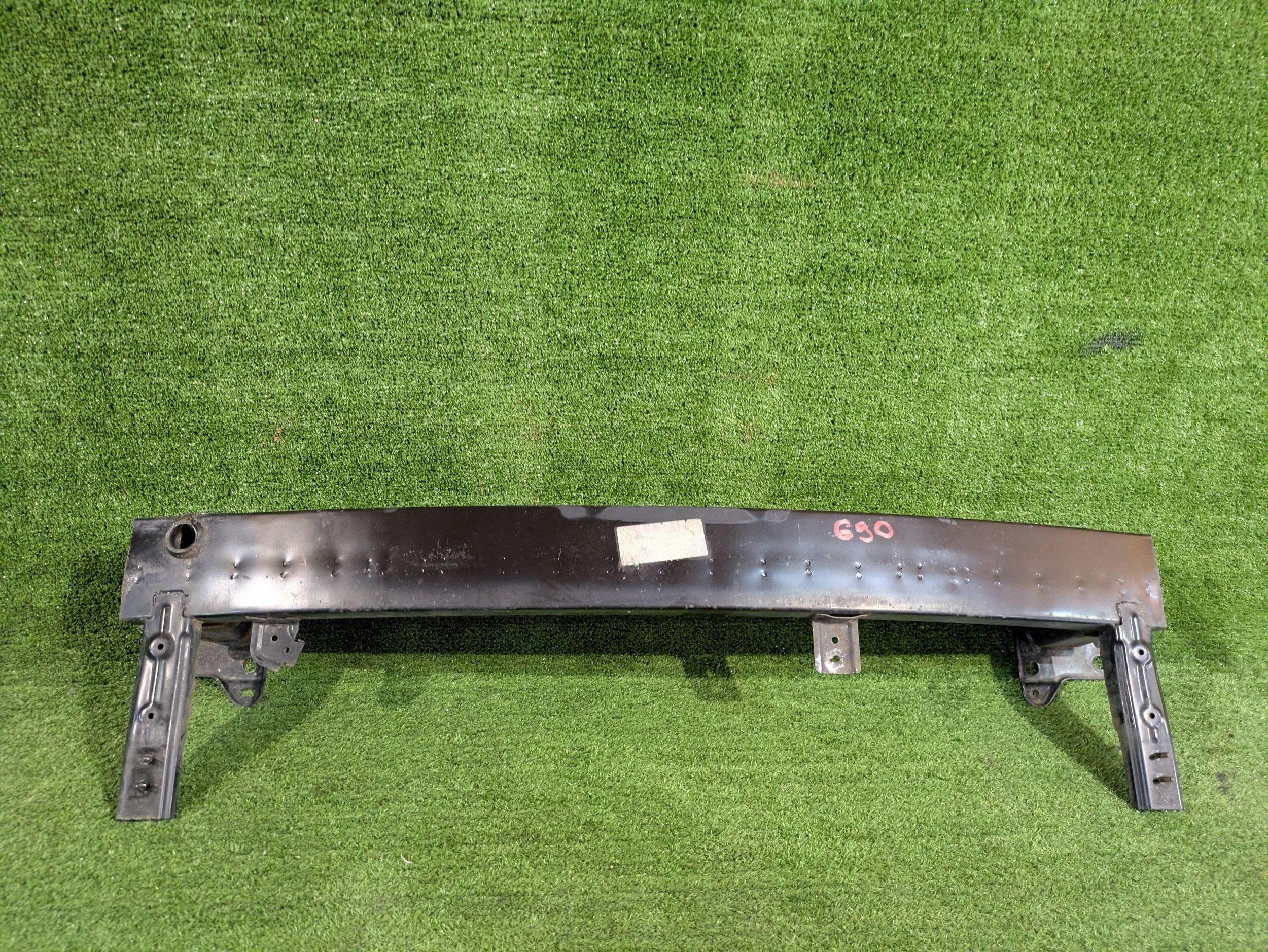 bumper support of the front front KIA CEED III NR.B690