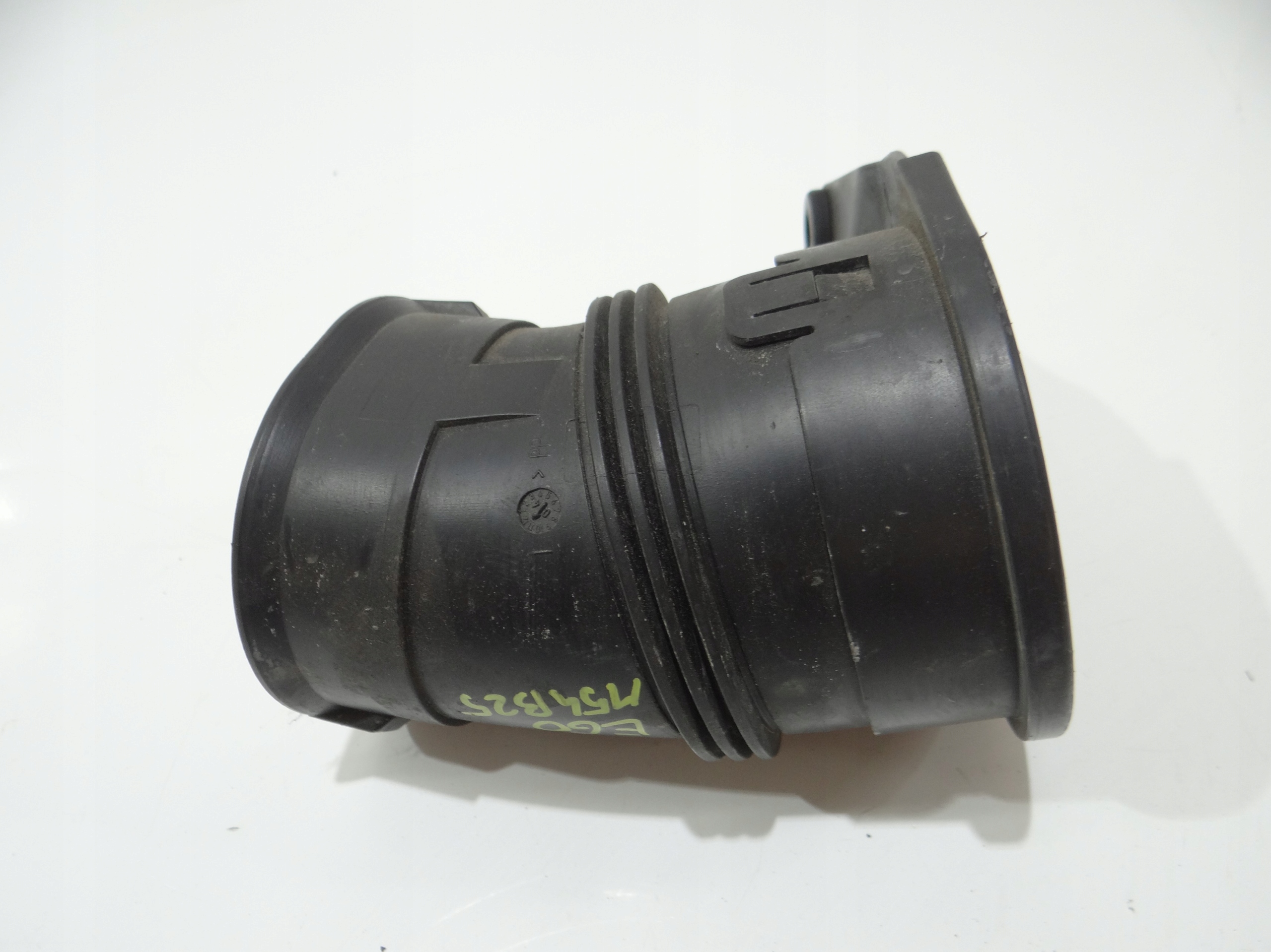drain intake air hose BMW E60 E61 M54 7521016