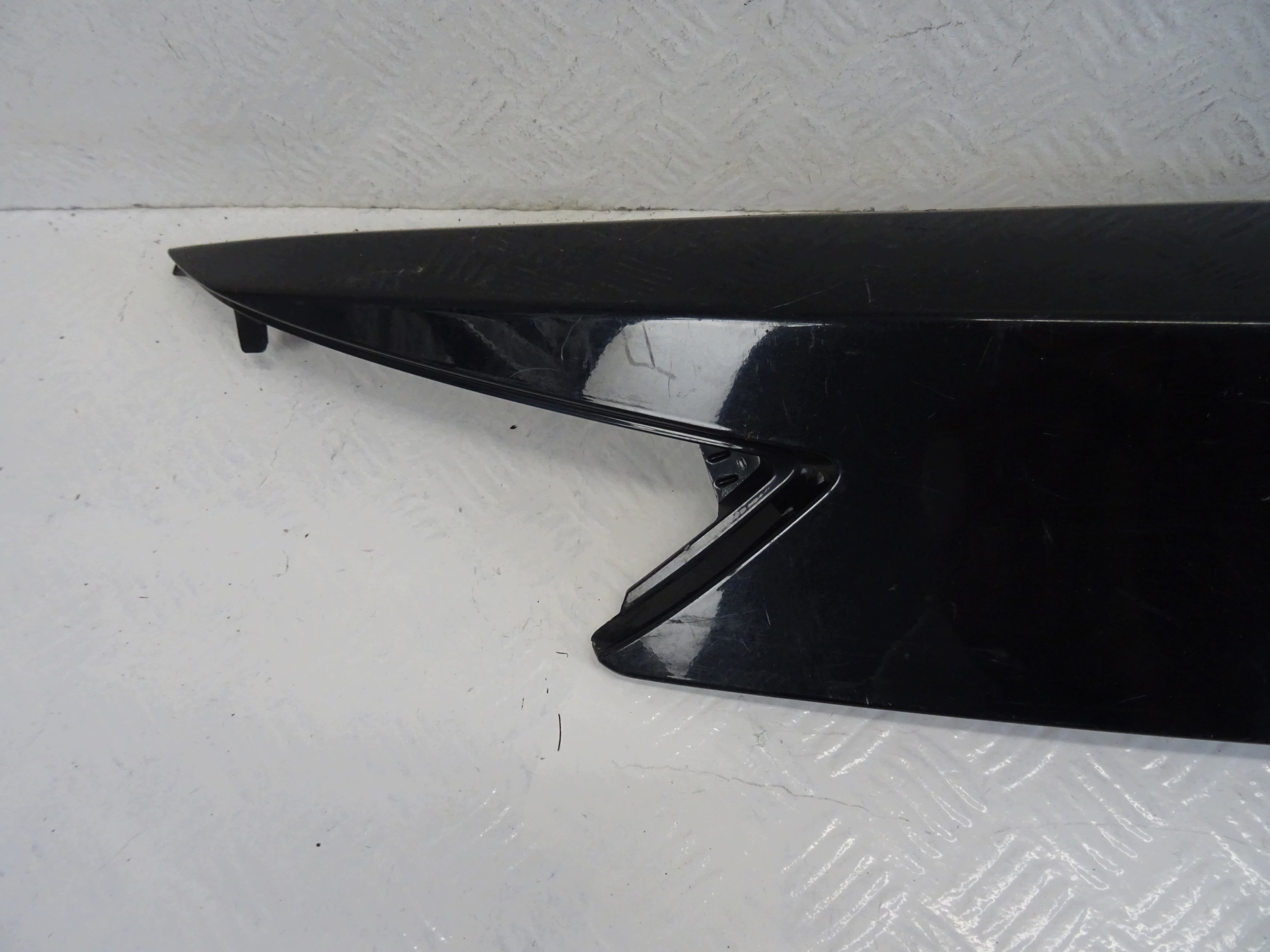 cap bonnet boot rear part TOYOTA AURIS II 76811-02830