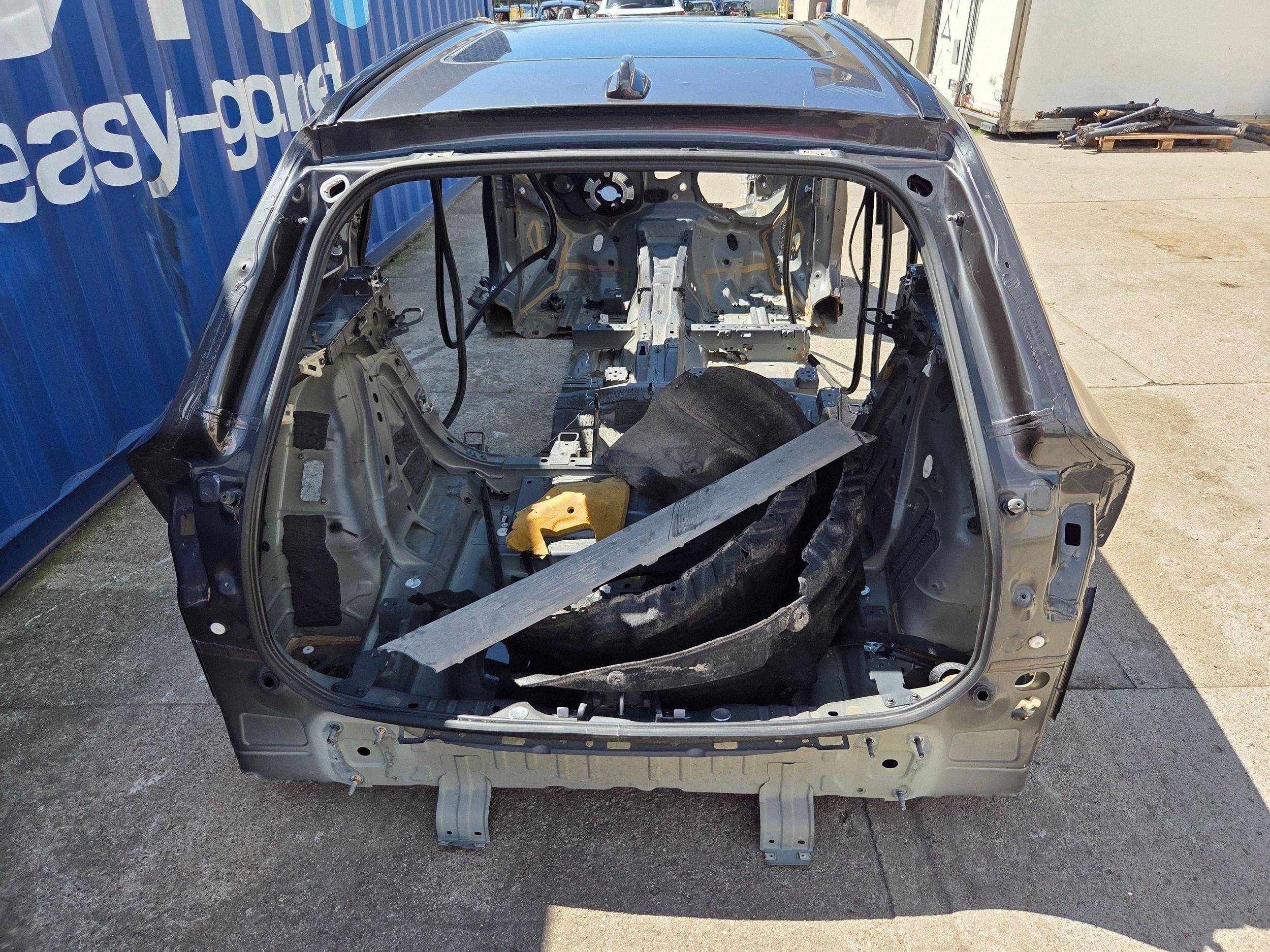 Volvo XC60 II rear part rear panel sump without roofs