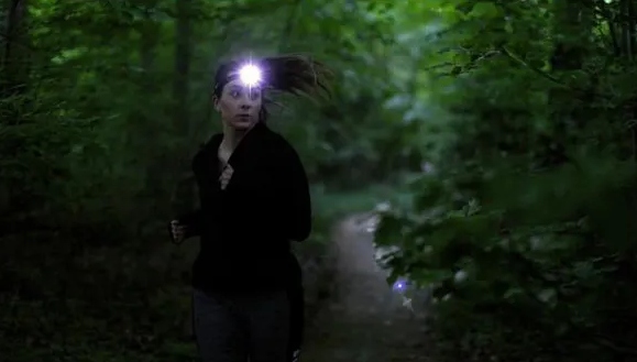 Latarka czołowa LED 100lm 40m 35h IP44 + 2 baterie Kod producenta 1178760