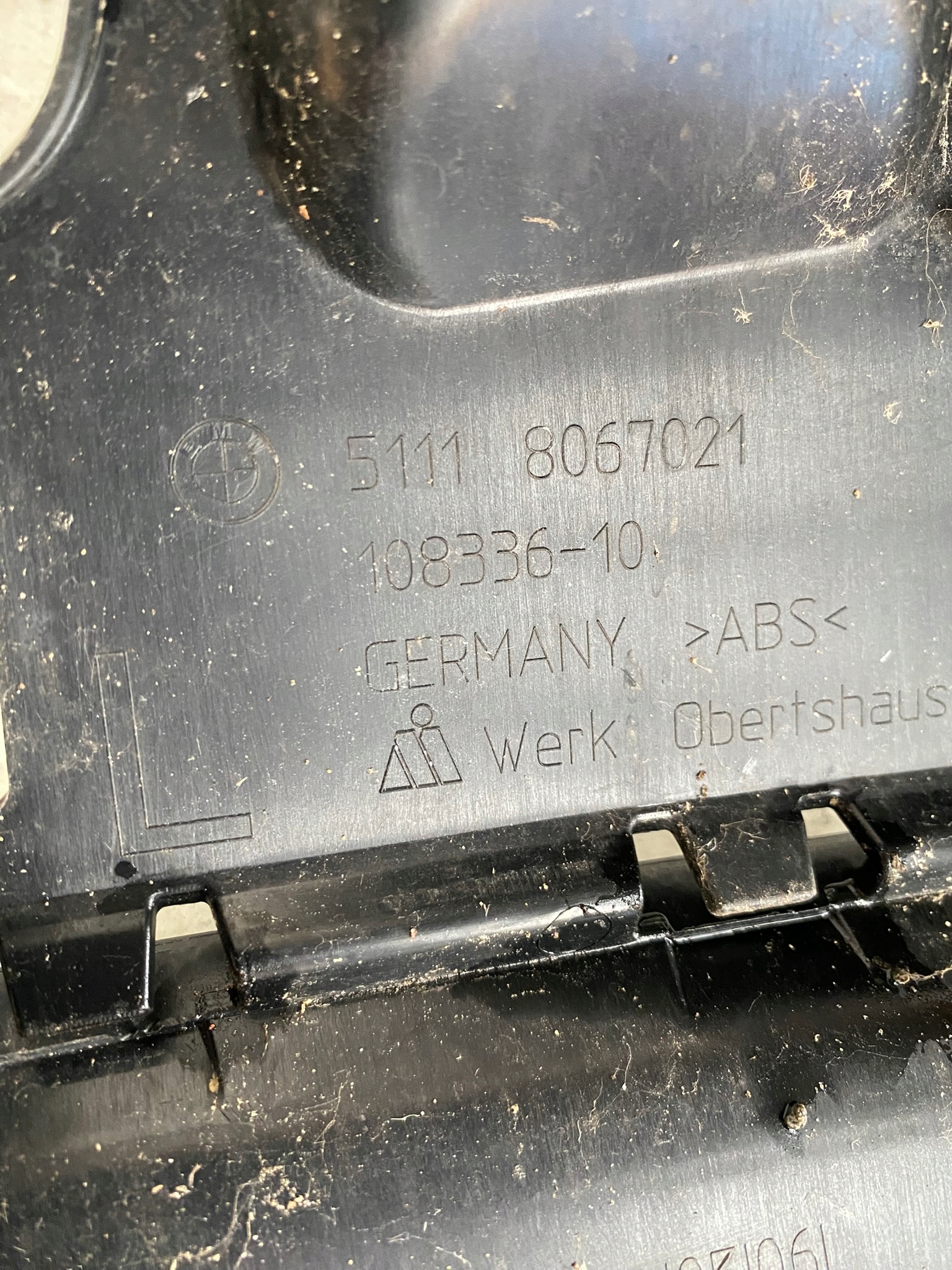 BMW M2 F87 13- grid of a bumper front left 8067021
